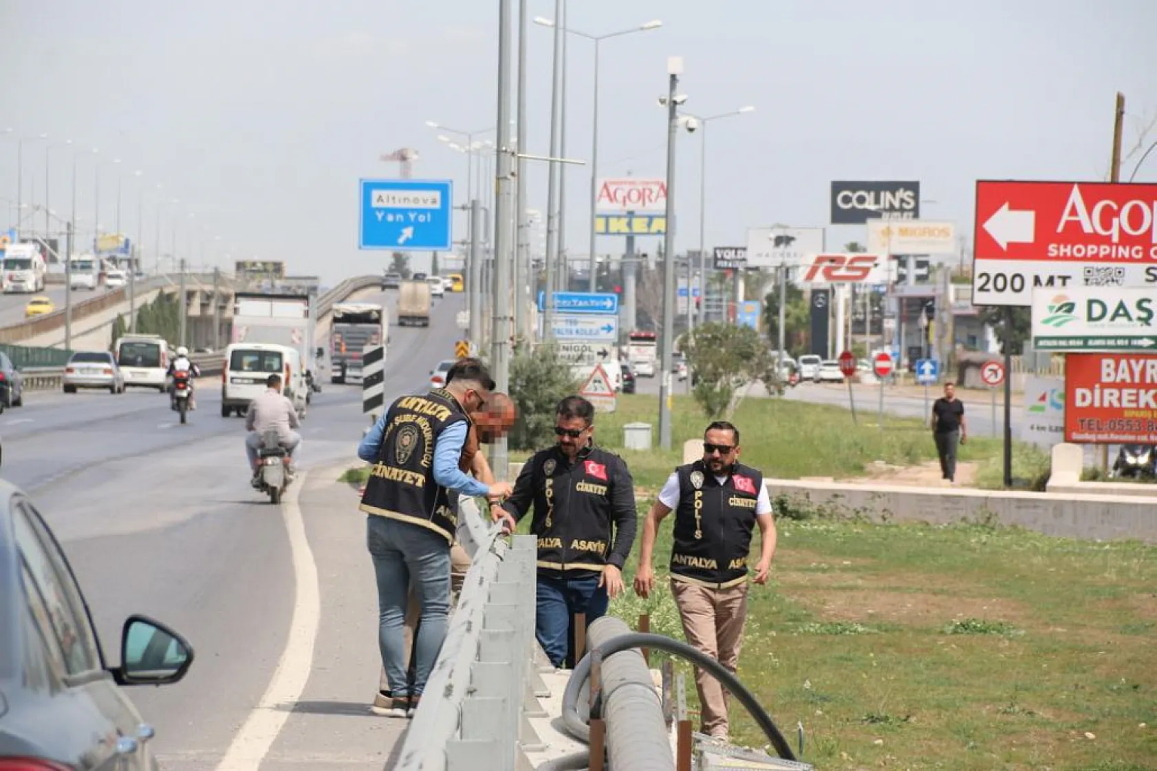 Eski eşi hakkında dedikodu yaptığını iddia ettiği akrabasını sırtından vurarak öldürdü