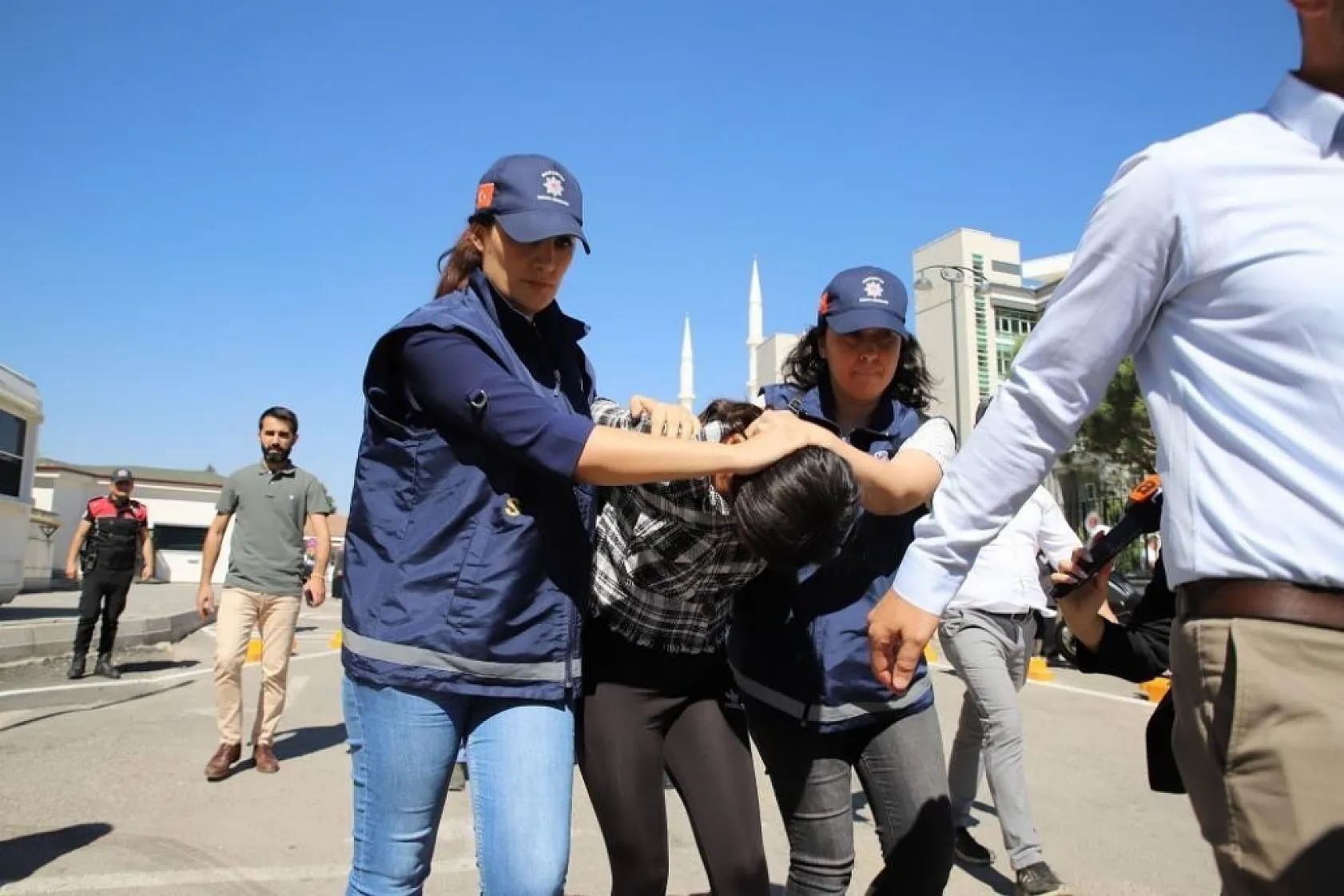 3 yaşındaki Lina Nazlı'nın ölümüyle ilgili davada sanıklara ceza yağdı
