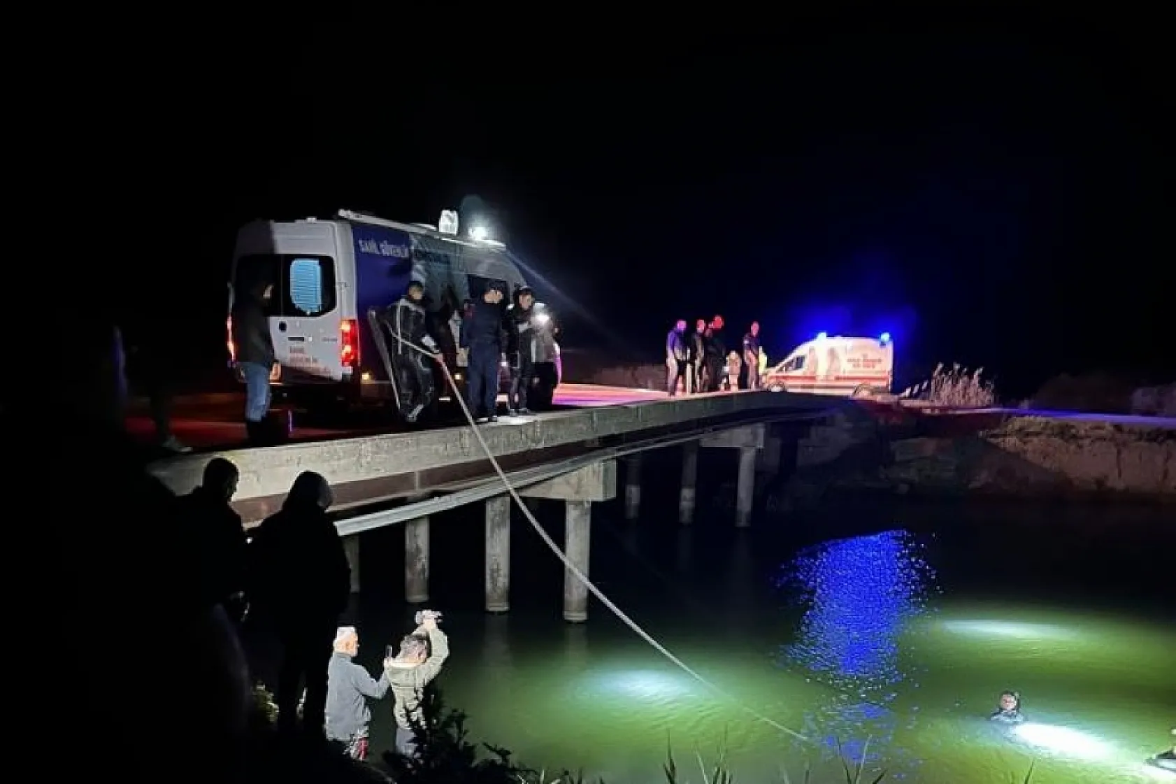 Muğla'da otomobil köprüden suya uçtu, 2 ölü