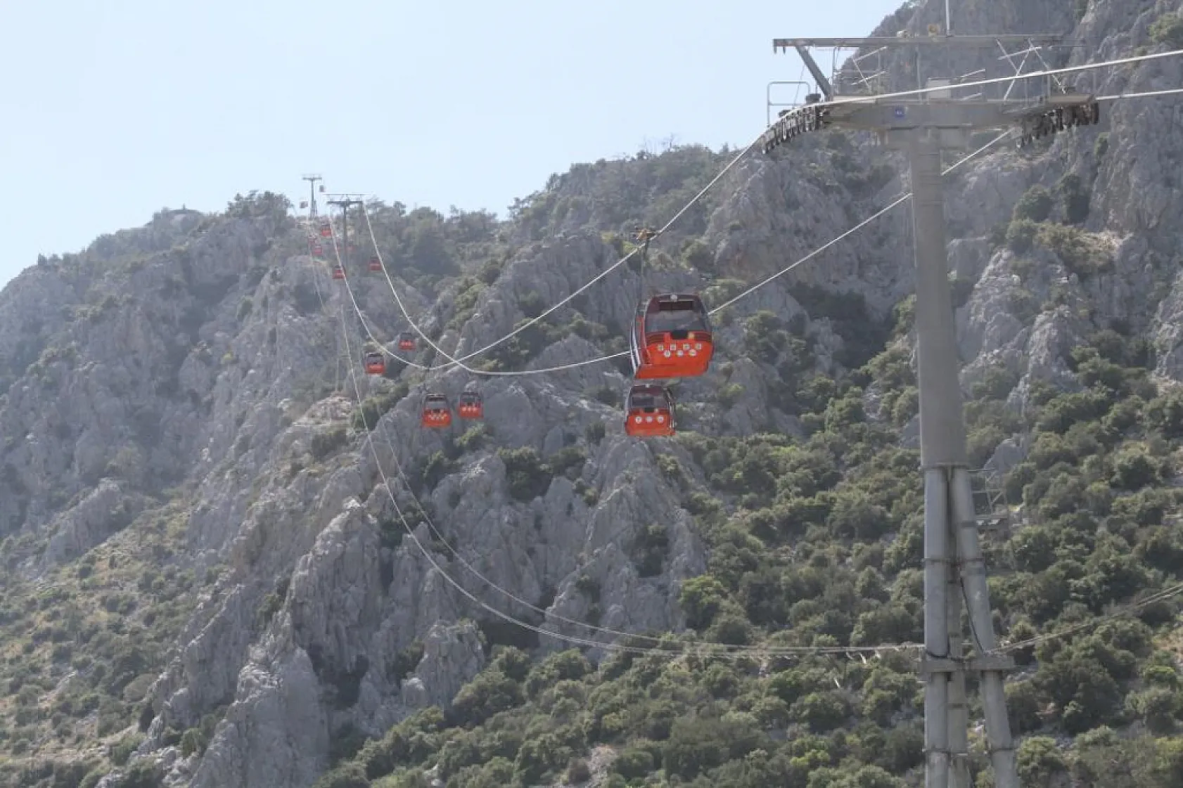 Faciadan dönülen teleferik alanında sessizlik hakim