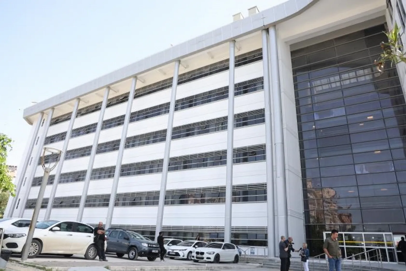 Bine yakın insana mezar olan Rönesans Rezidans davasının ilk duruşması bugün