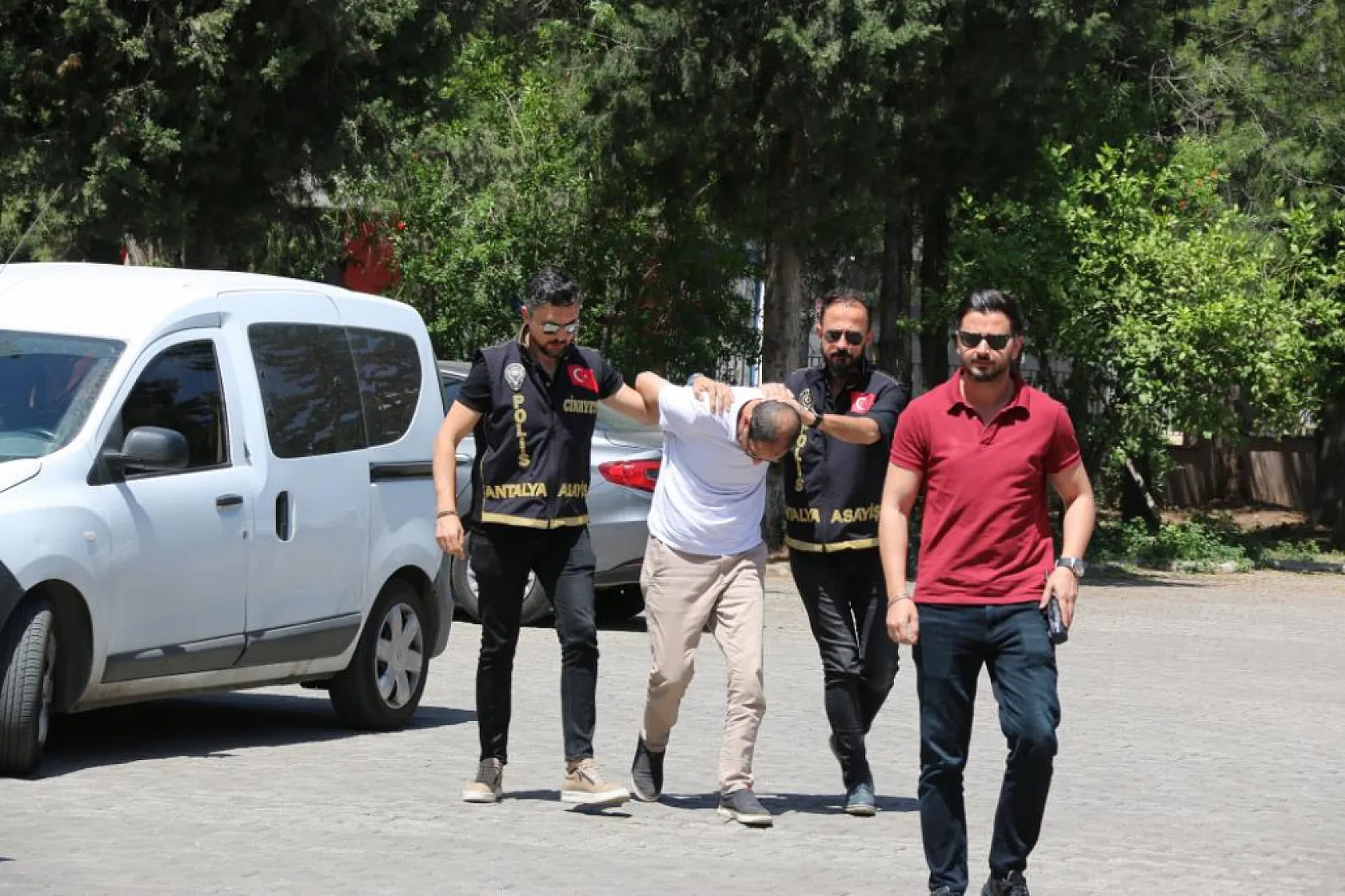 Trafikte tartıştığı kişiyi bıçaklayarak öldüren zanlı adliyede