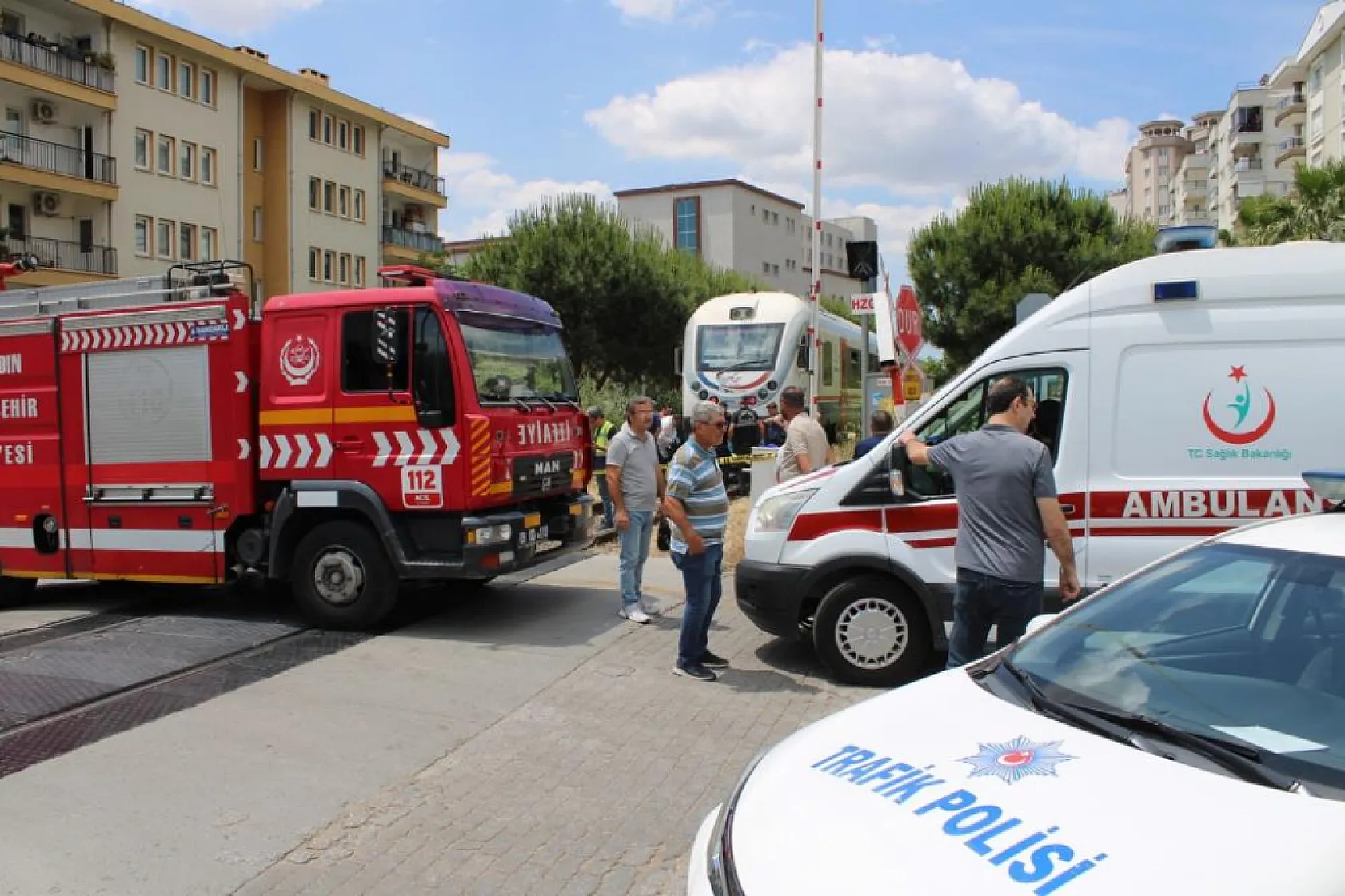 Karşı geçmek isteyen yaşlı kadın trenin altında kaldı