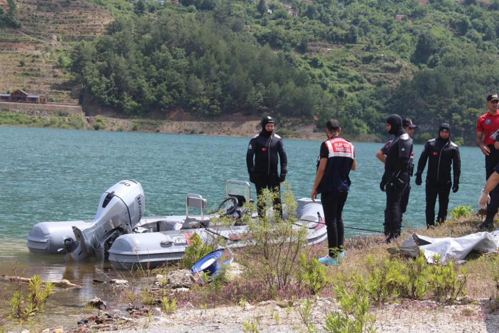 Rus turist, suyun 31 metre altında ölü bulundu