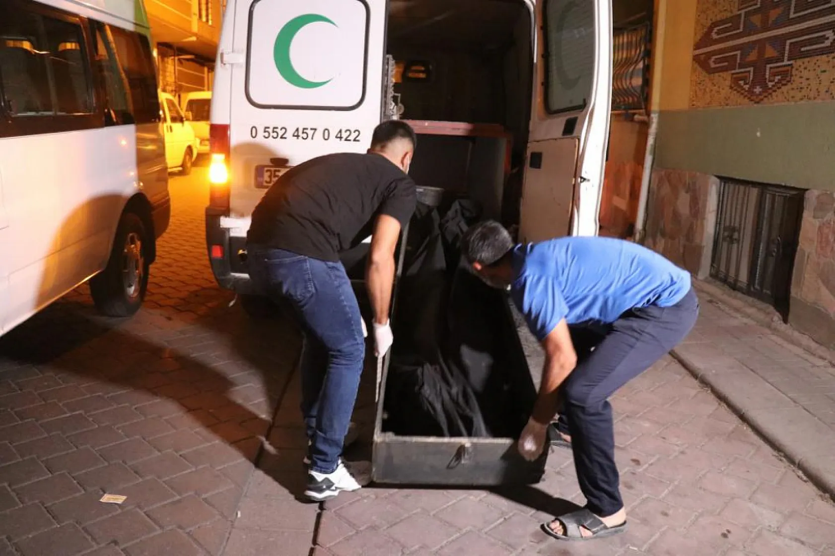 Arkadaşlarının ulaşamadığı genç kız ölü olarak bulundu