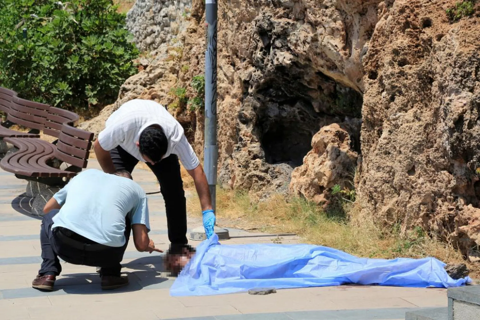 Kavga ettikten bir saat sonra cesedi bulundu, yaşadığı park mezarı oldu