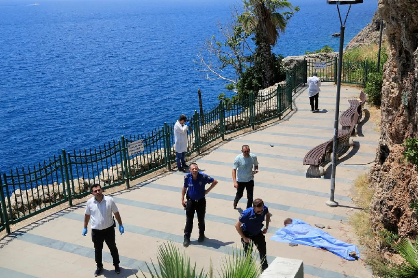 Kavga ettikten bir saat sonra cesedi bulundu, yaşadığı park mezarı oldu