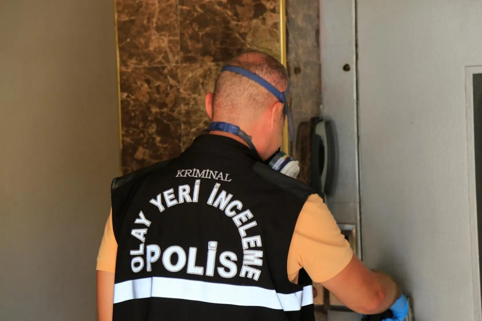 Emekli Öğretmen Evde Ölü Bulundu
