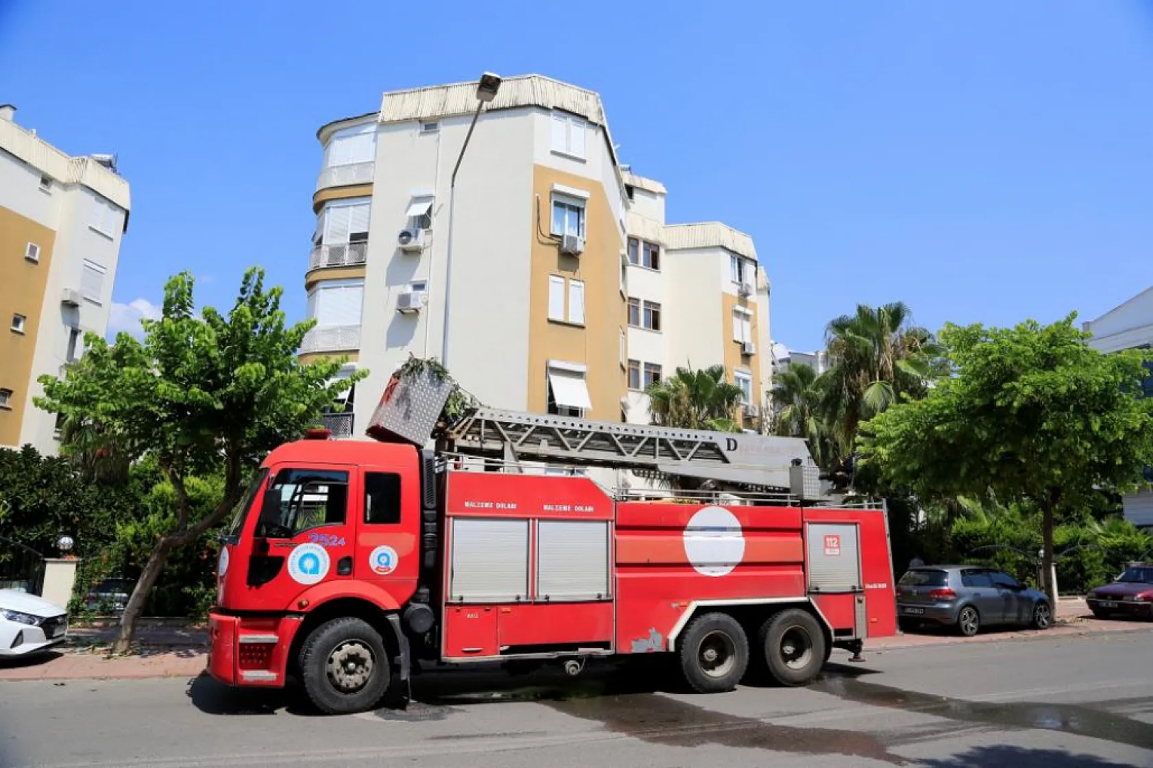 Emekli Öğretmen Evde Ölü Bulundu