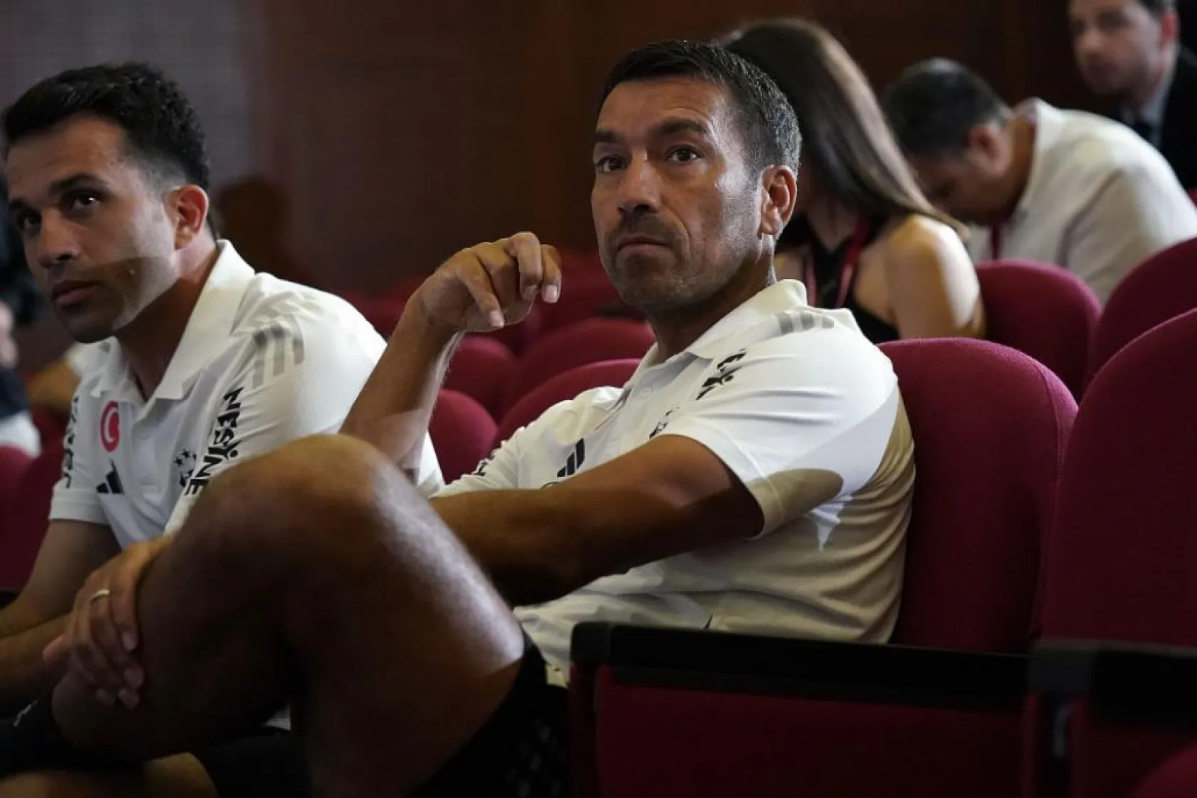 Giovanni van Bronckhorst: 'Kupayı kazanmak için elimizden geleni yapacağız'
