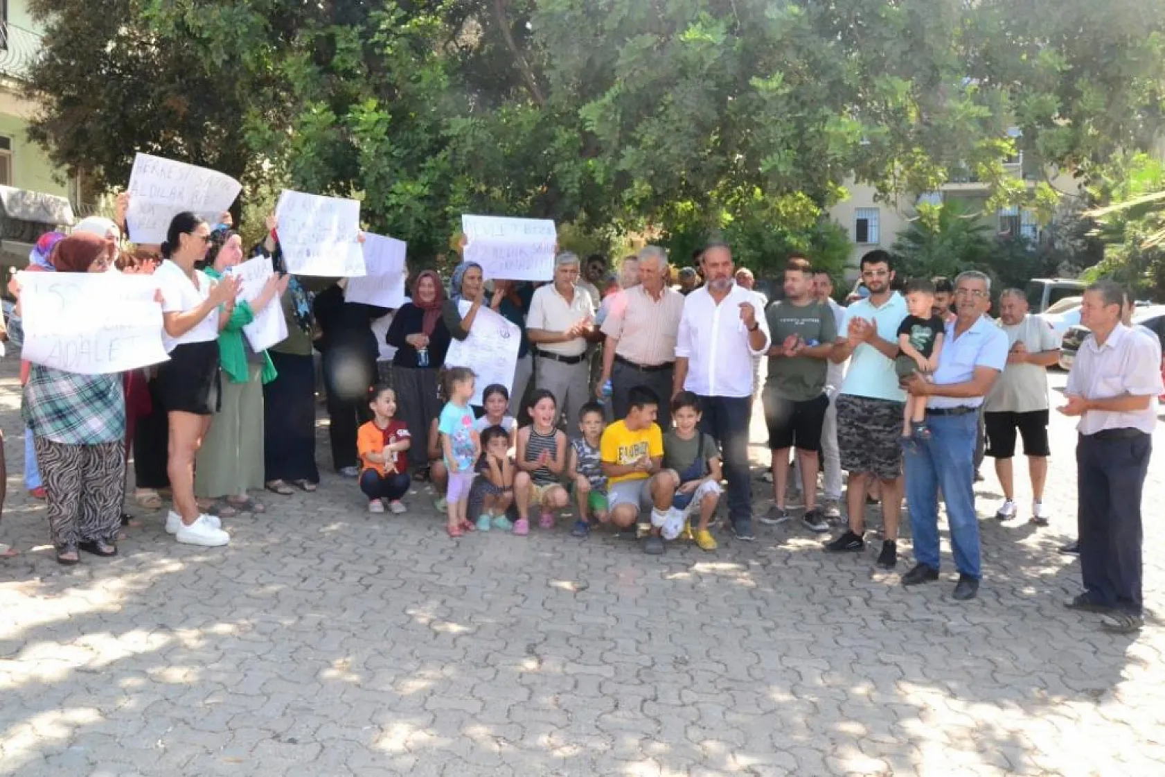 Fethiye'de 350 kişinin yaşadığı sitede tapu ve elektrik krizi