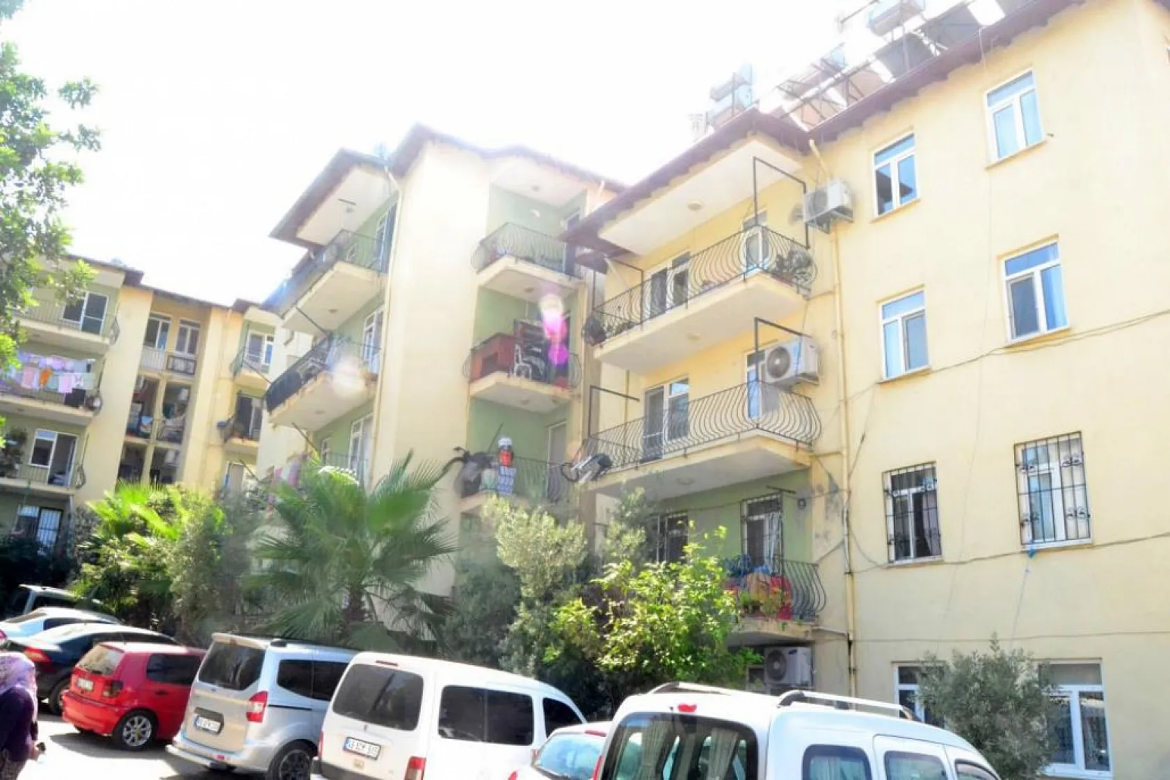 Fethiye'de 350 kişinin yaşadığı sitede tapu ve elektrik krizi