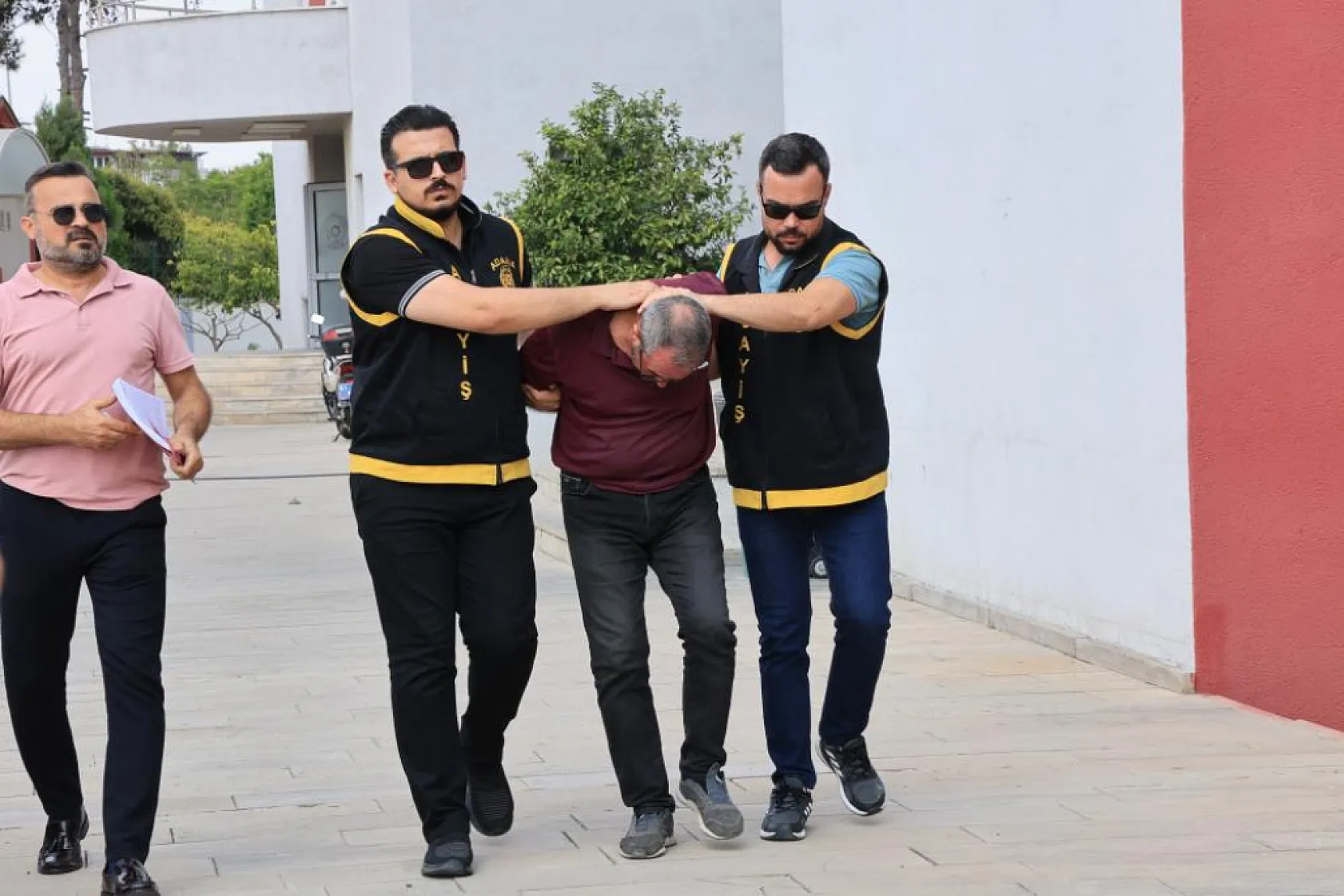 Dayısını öldürüp gömdü sonra mezarı başında ağladı