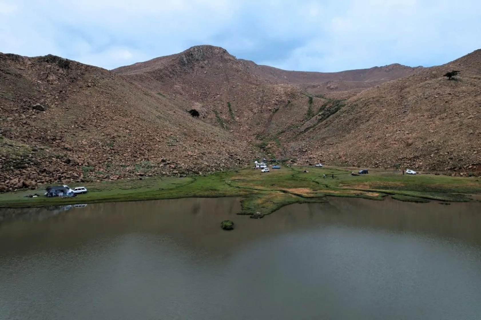 Kartal Gölü eşsiz güzelliğiyle hayran bırakıyor