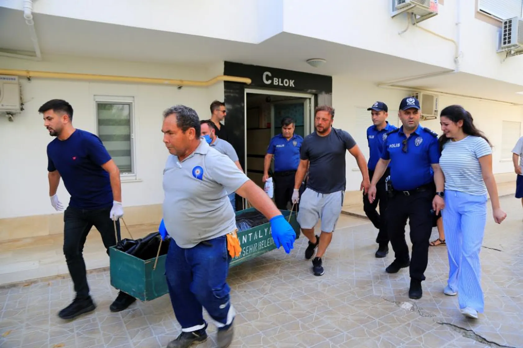Boşanma aşamasındaki karısına kurşun yağdıran zanlı saklandığı yerde yakalandı