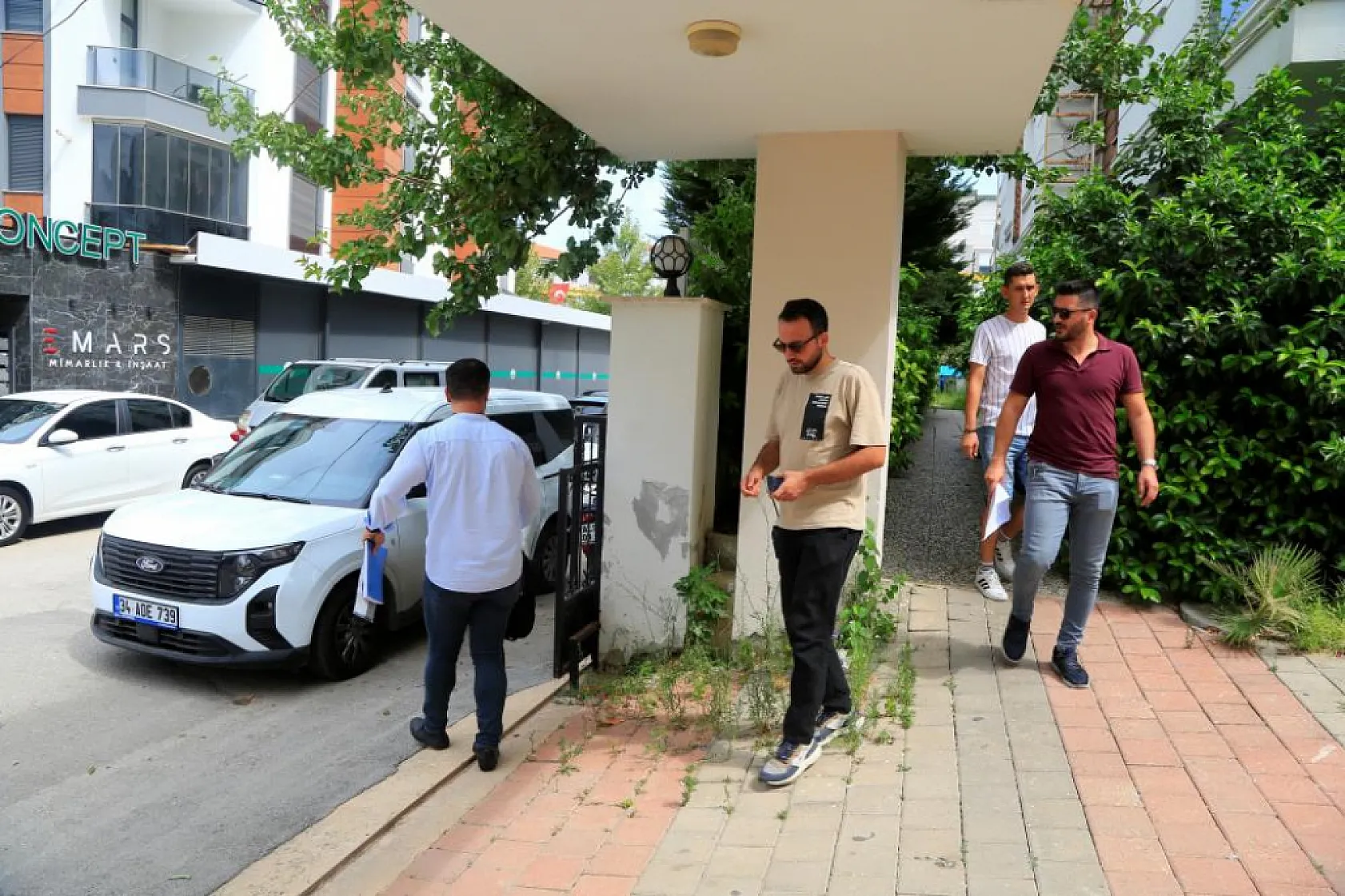 İki gencin evdeki kavgası kanlı bitti: 16 yaşındaki genç tabancayla vurulmuş halde ölü bulundu