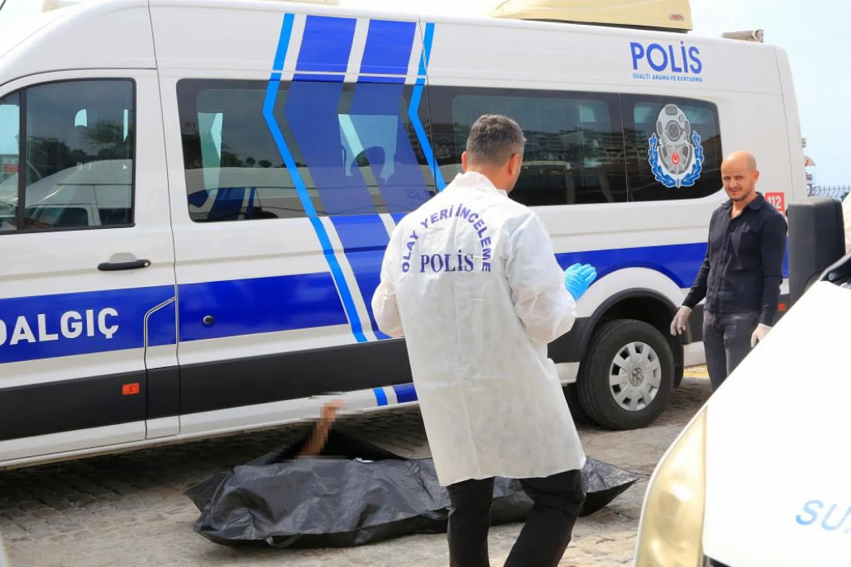 Deniz yüzeyinde bir kişinin cansız bedeni bulundu