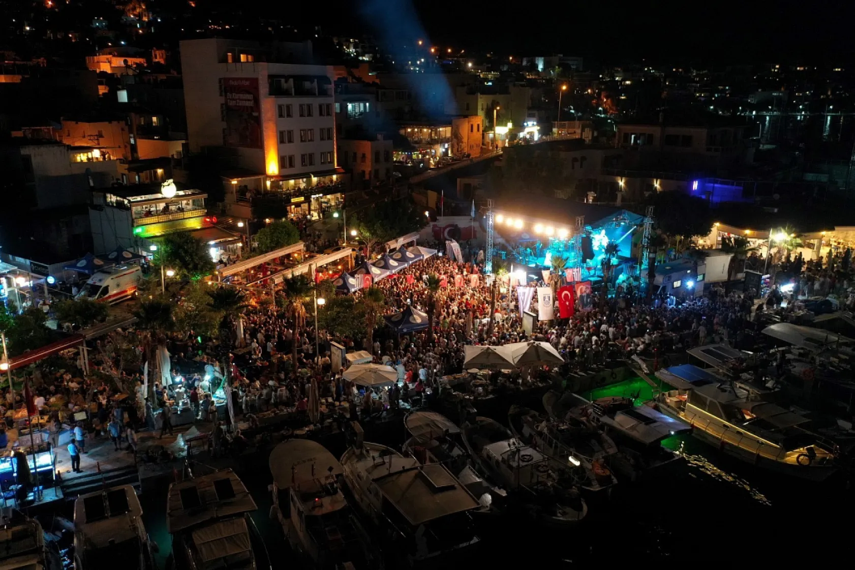Muğla'da Gala konserinde Şevval Sam coşkusu