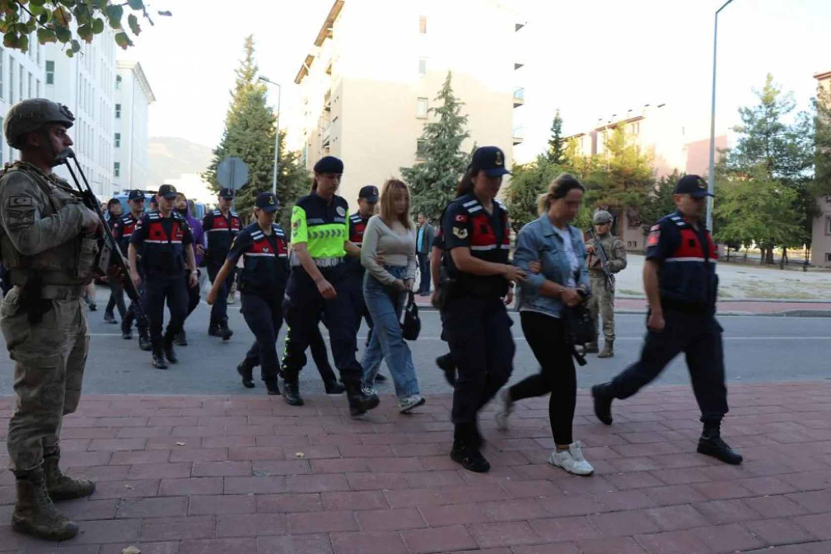 Sahte ilanlarla 20 milyon lira vurgun yapan çeteyi JASAT çökertti: 66 gözaltı