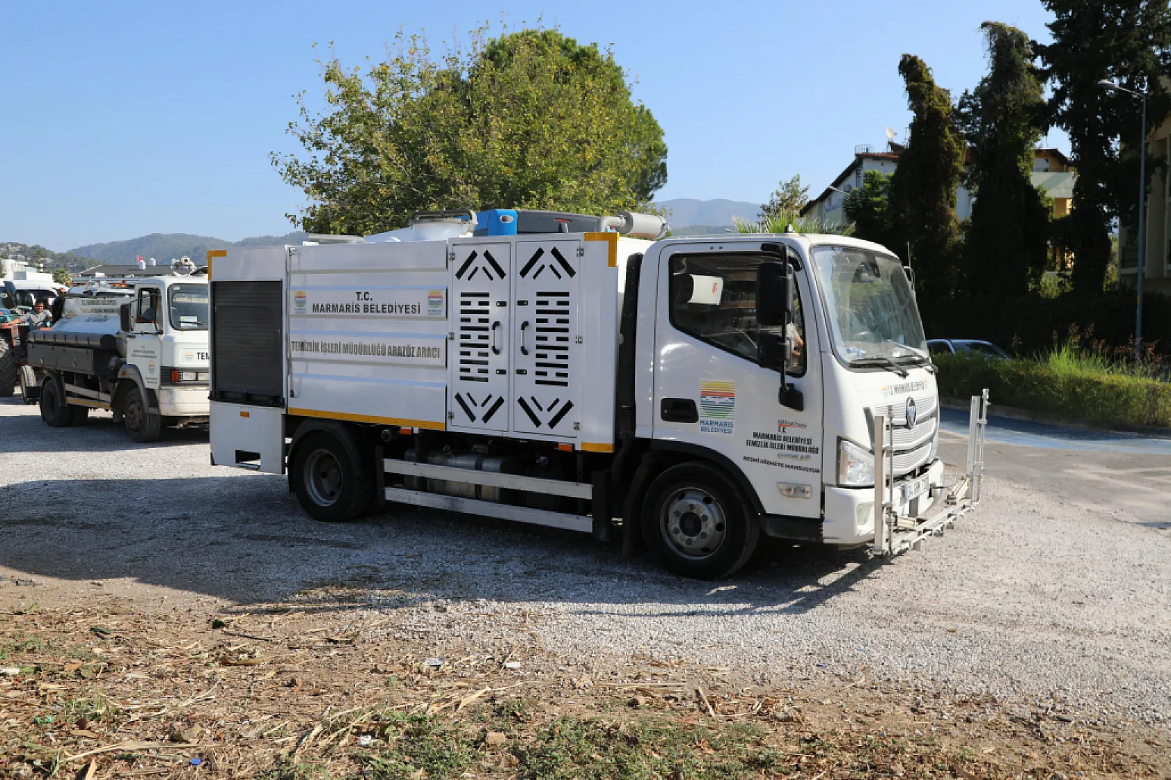 Marmaris Çıldır Mahallesi'nde temizlik çalışması gerçekleştirildi