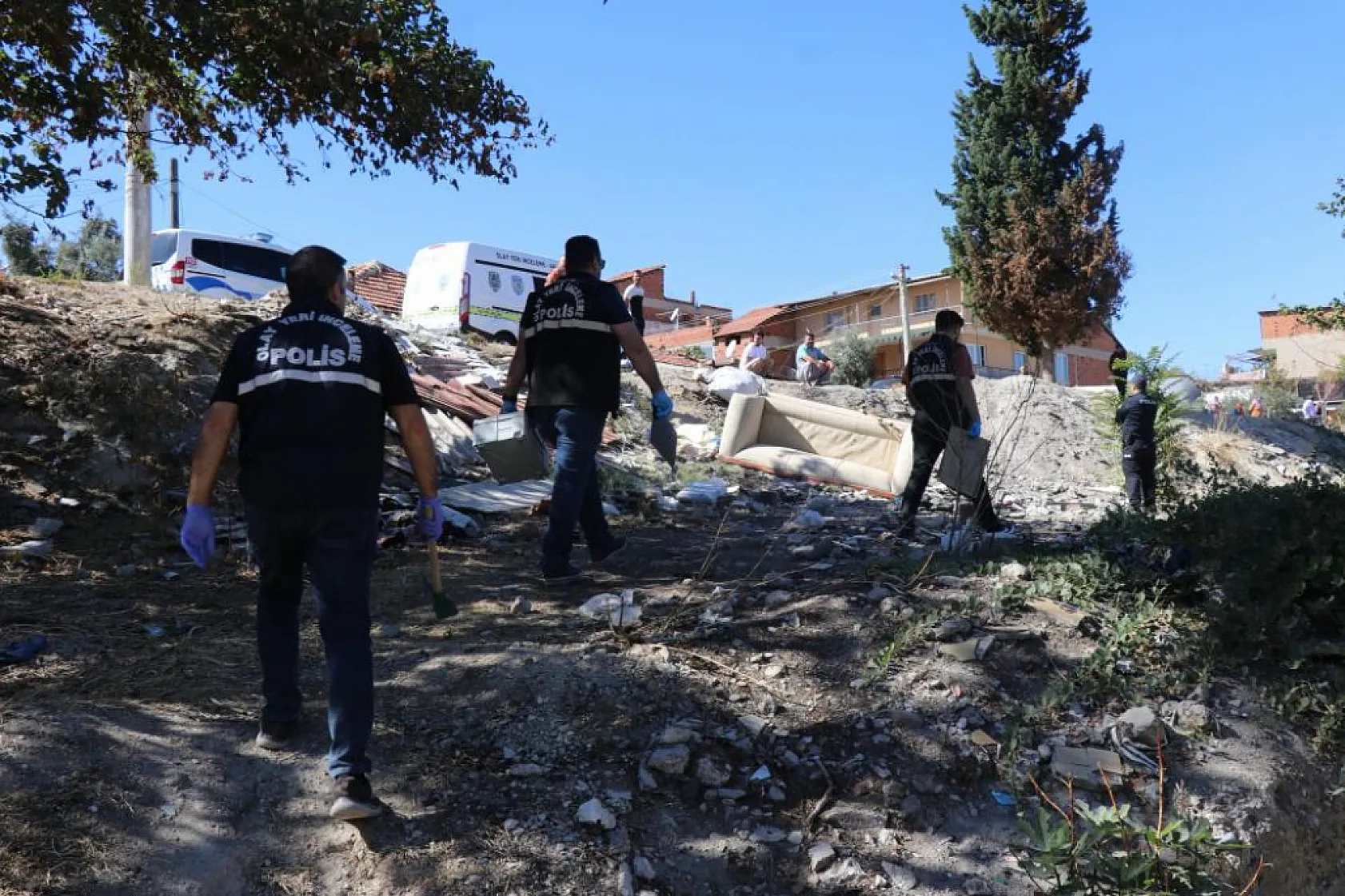 Boş arazide insan kemikleri bulundu