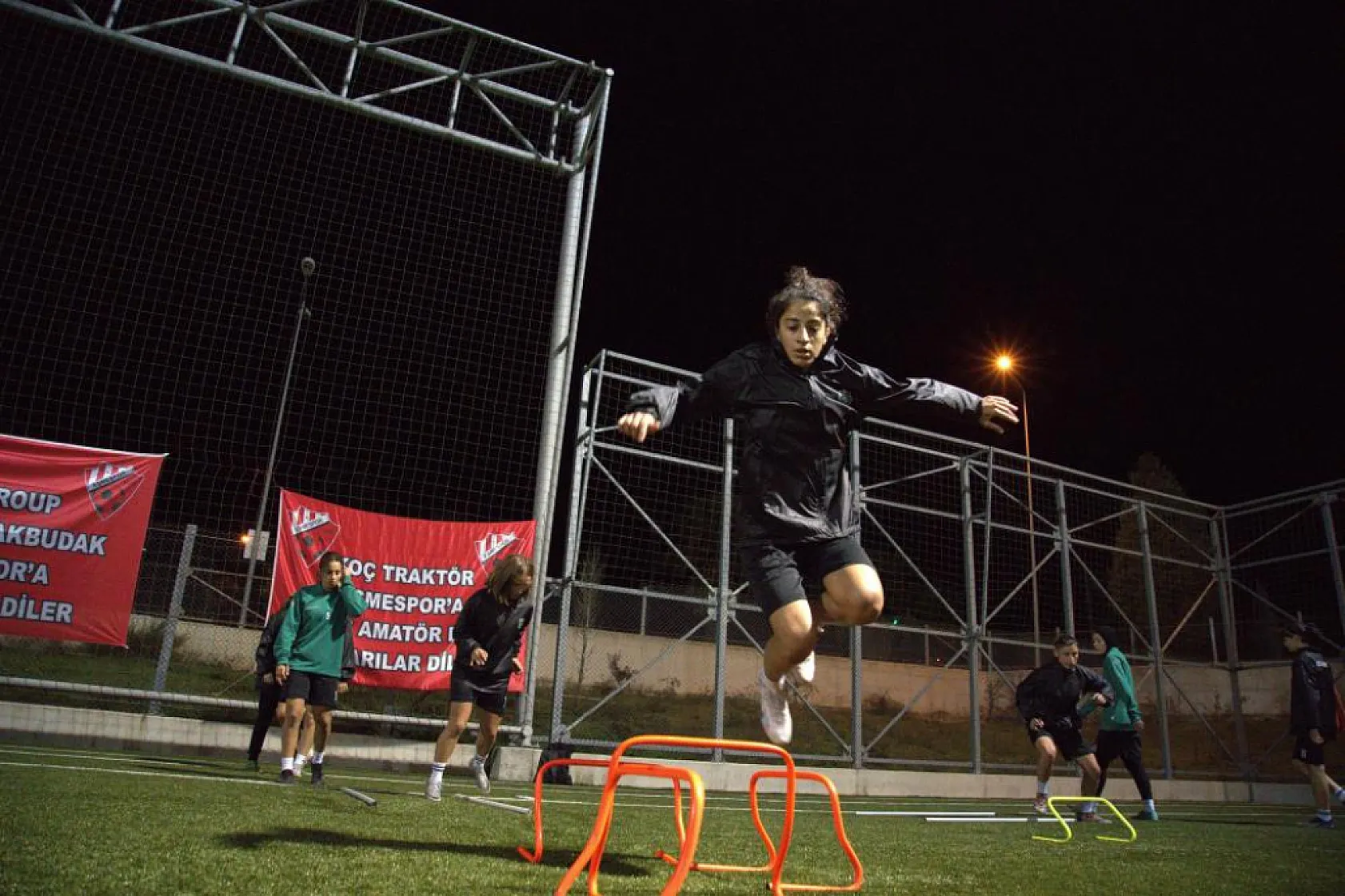 14 yaşında Sümeyye, kadın futbol ligleri tarihine geçti