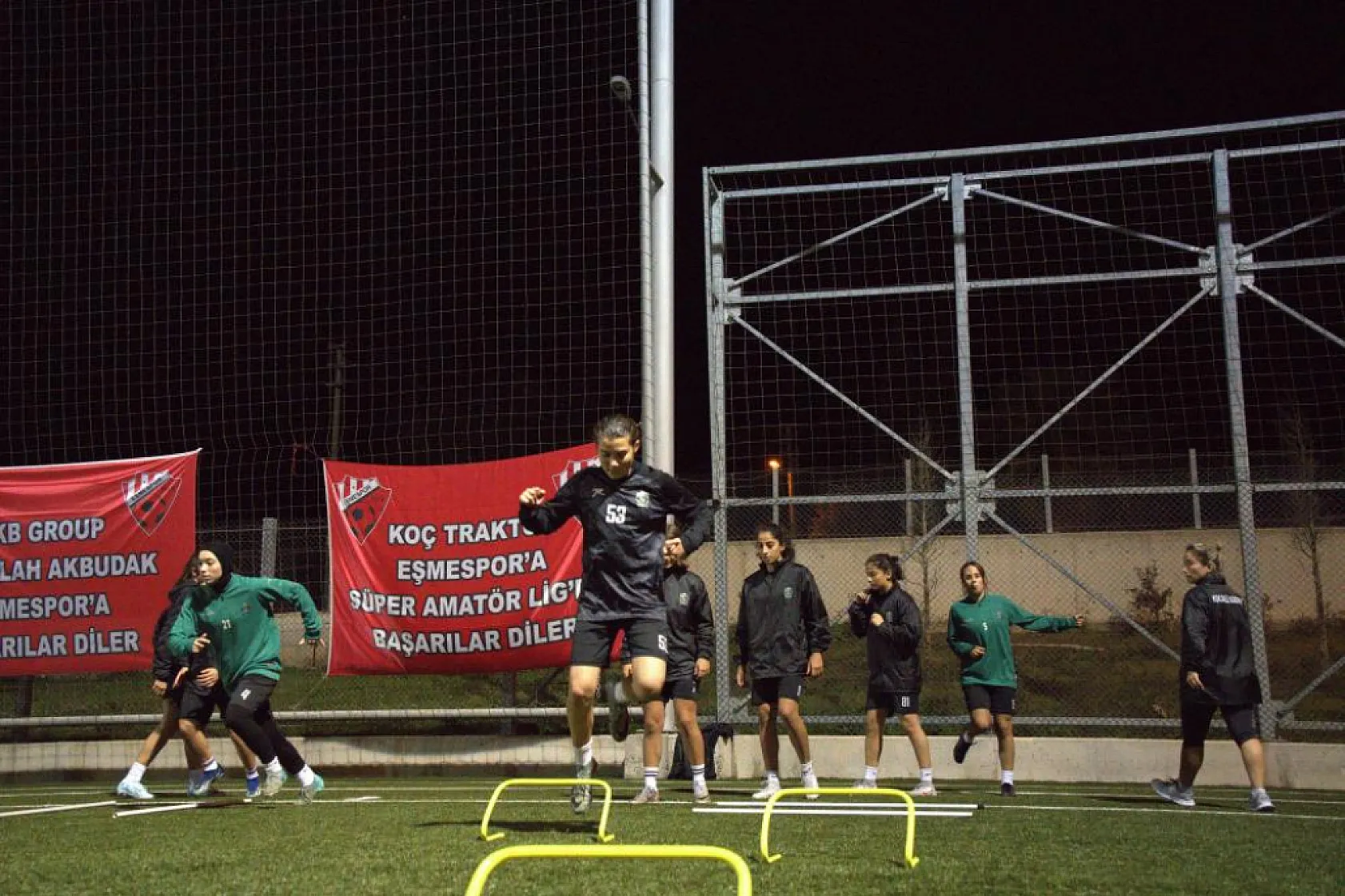 14 yaşında Sümeyye, kadın futbol ligleri tarihine geçti