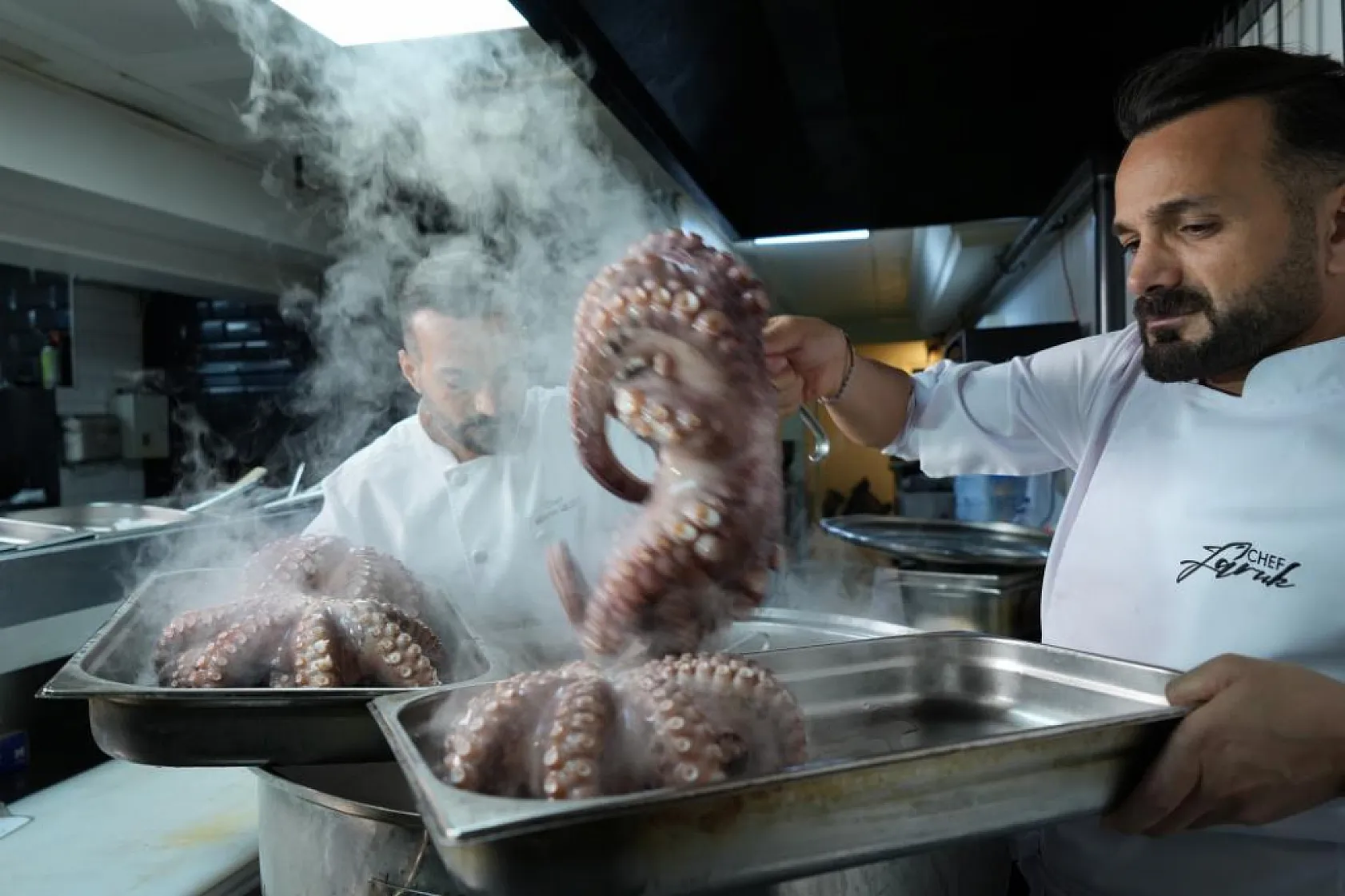 Ankara'da bir balıkçı ahtapottan döner taktı