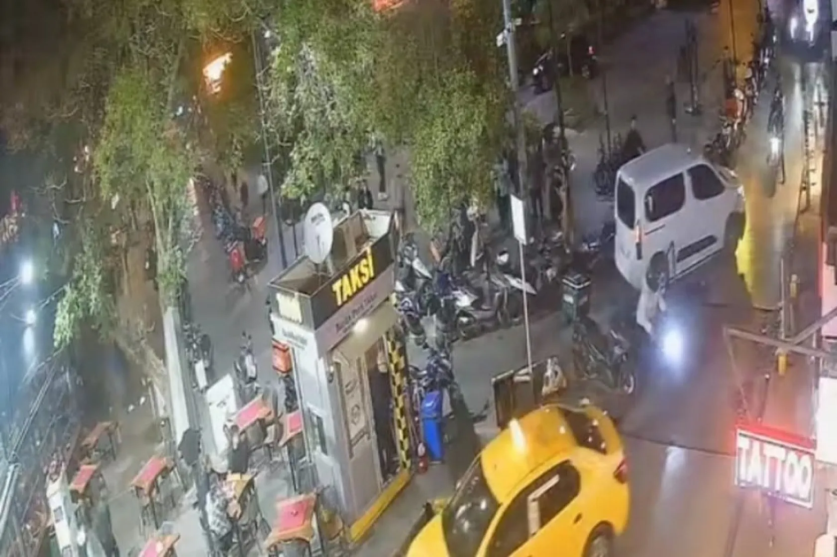 Polisten kaçarken motosikletleri ezdi geçti
