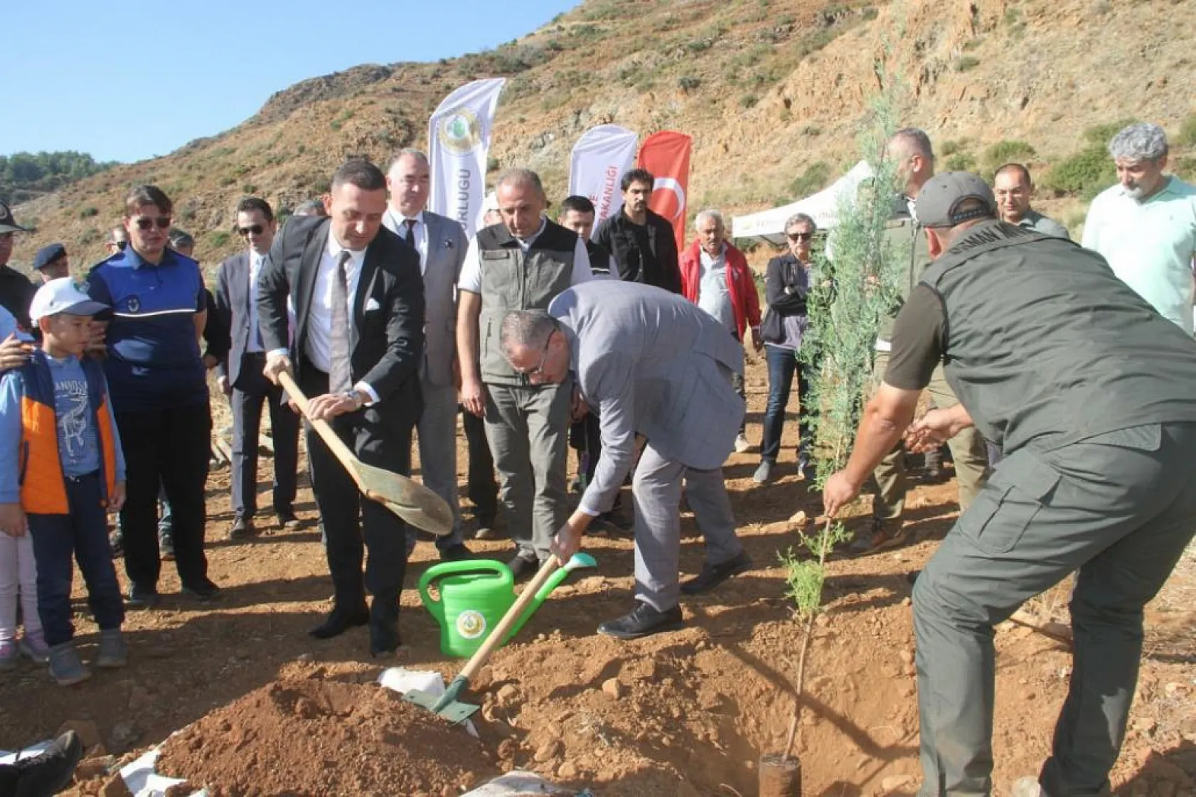 Fethiye'de geleceğe nefes için 5 bin fidan toprakla buluştu