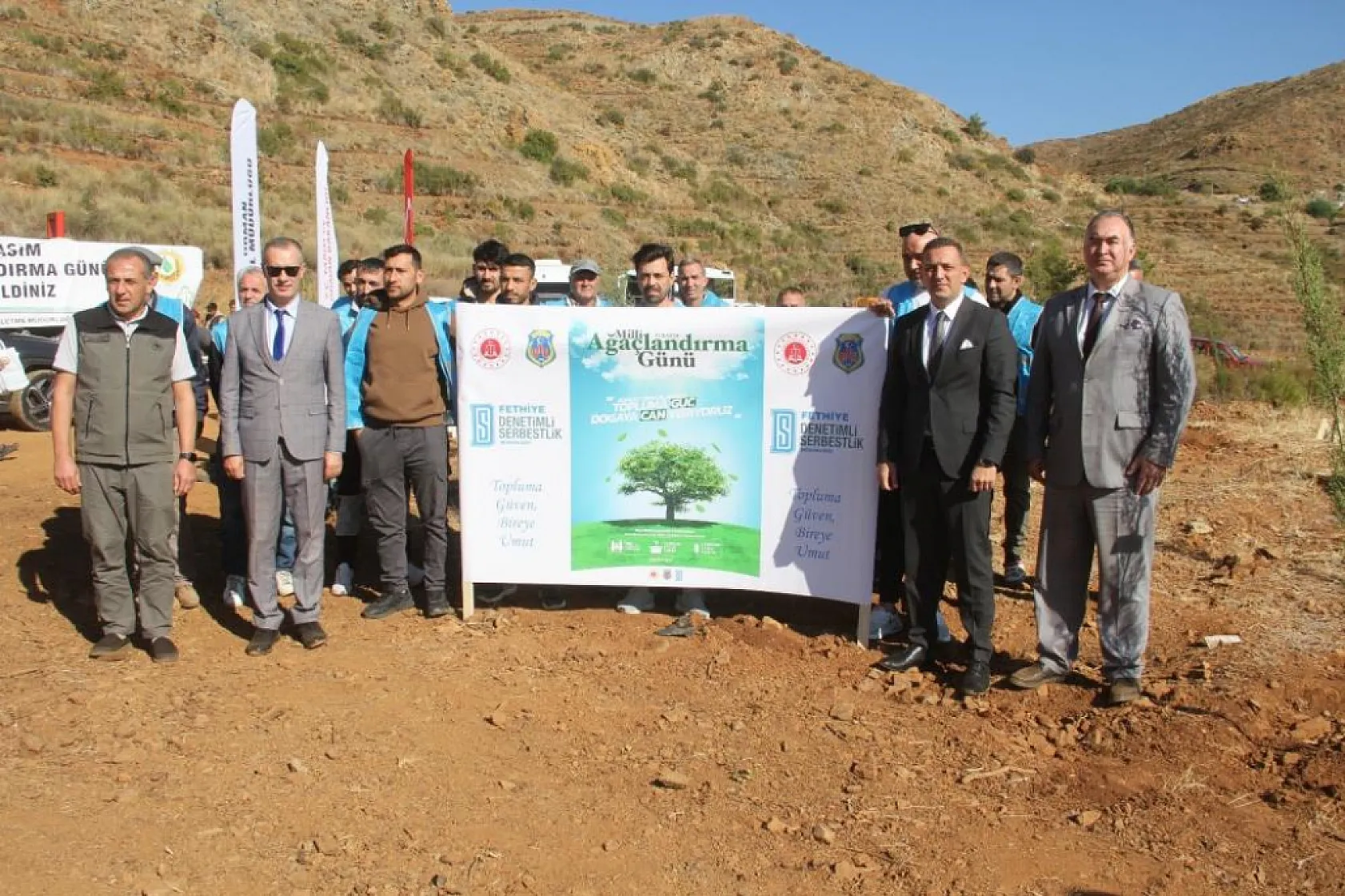 Fethiye'de geleceğe nefes için 5 bin fidan toprakla buluştu