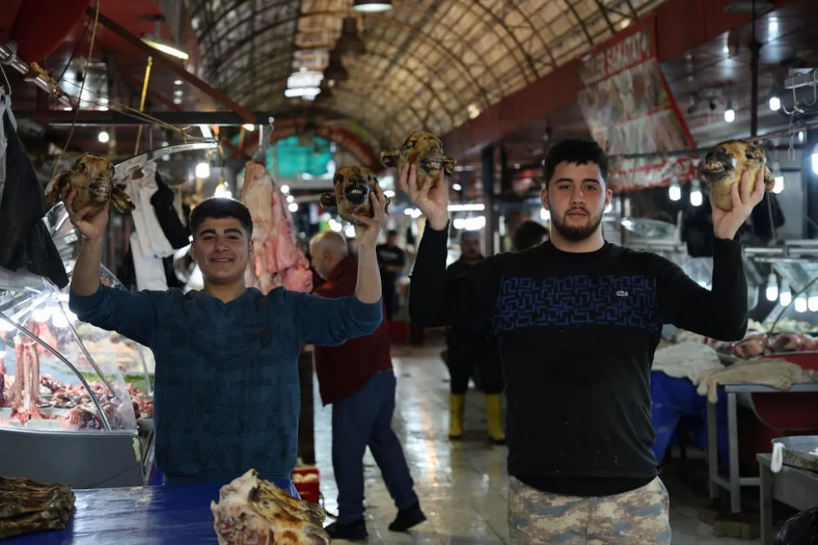 'Senden aldığım et ile zehirlendim' diyerek kasapları dolandırdılar