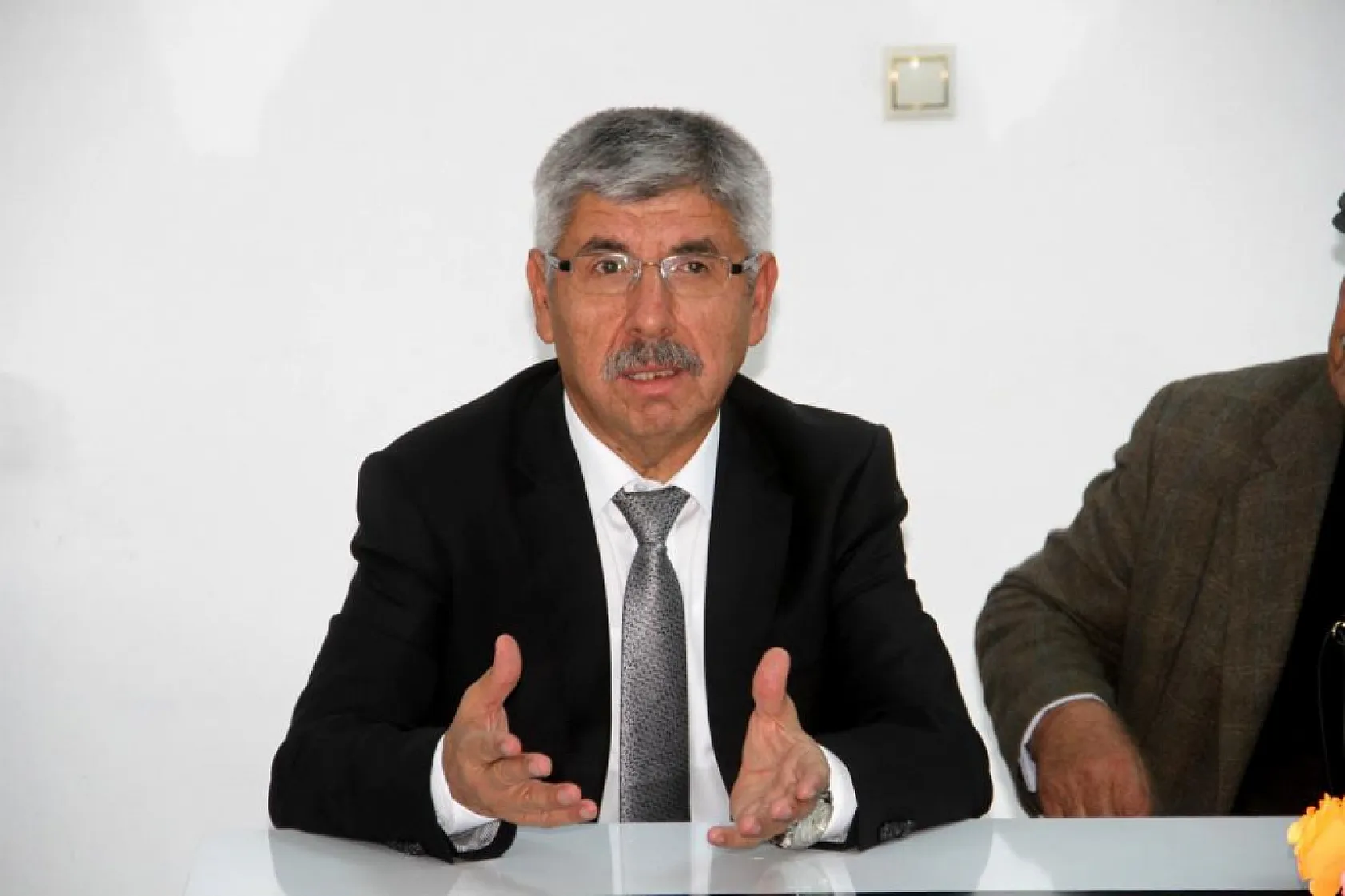 MSKÜ Rektörü Kaçar, mezun olduğu okulda kariyer planlama günlerine katıldı
