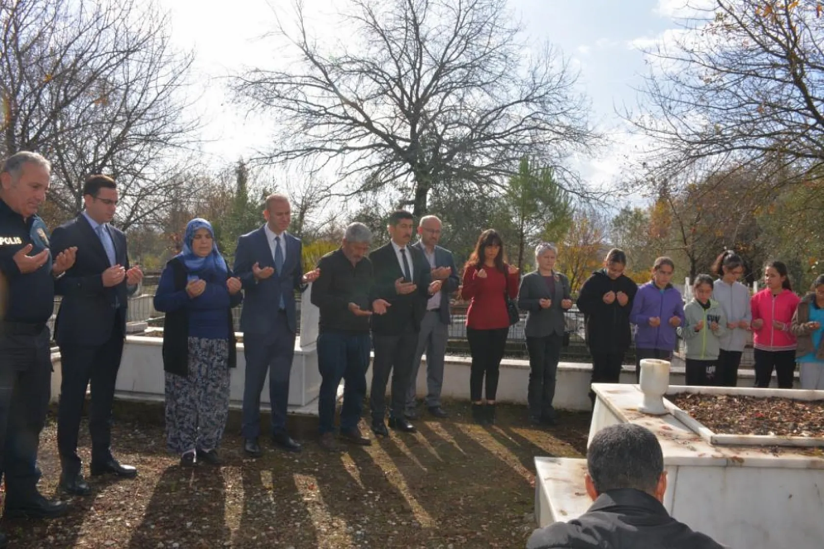 Köyceğiz'de şehit babası emekli öğretmen Uysal unutulmadı