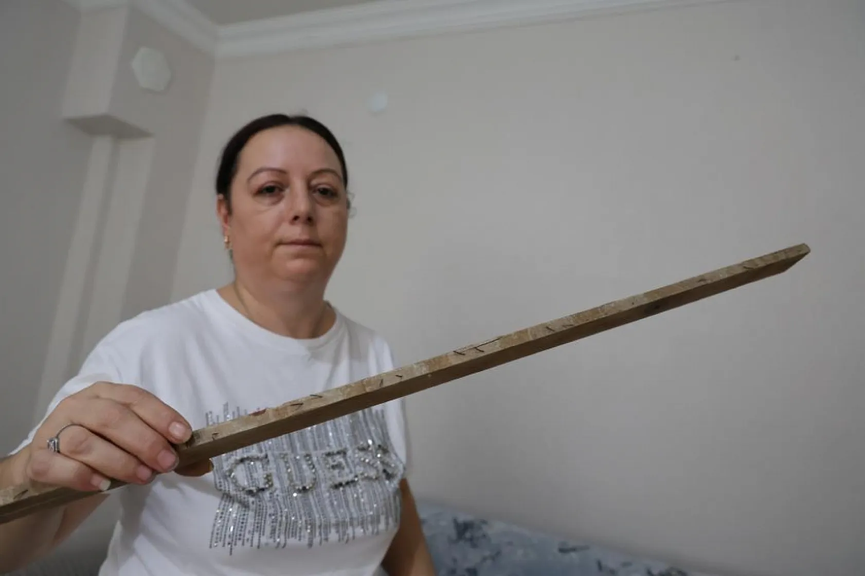 Ev sahibi dehşeti: Kiracı çift çivili sopalarla darp edildi