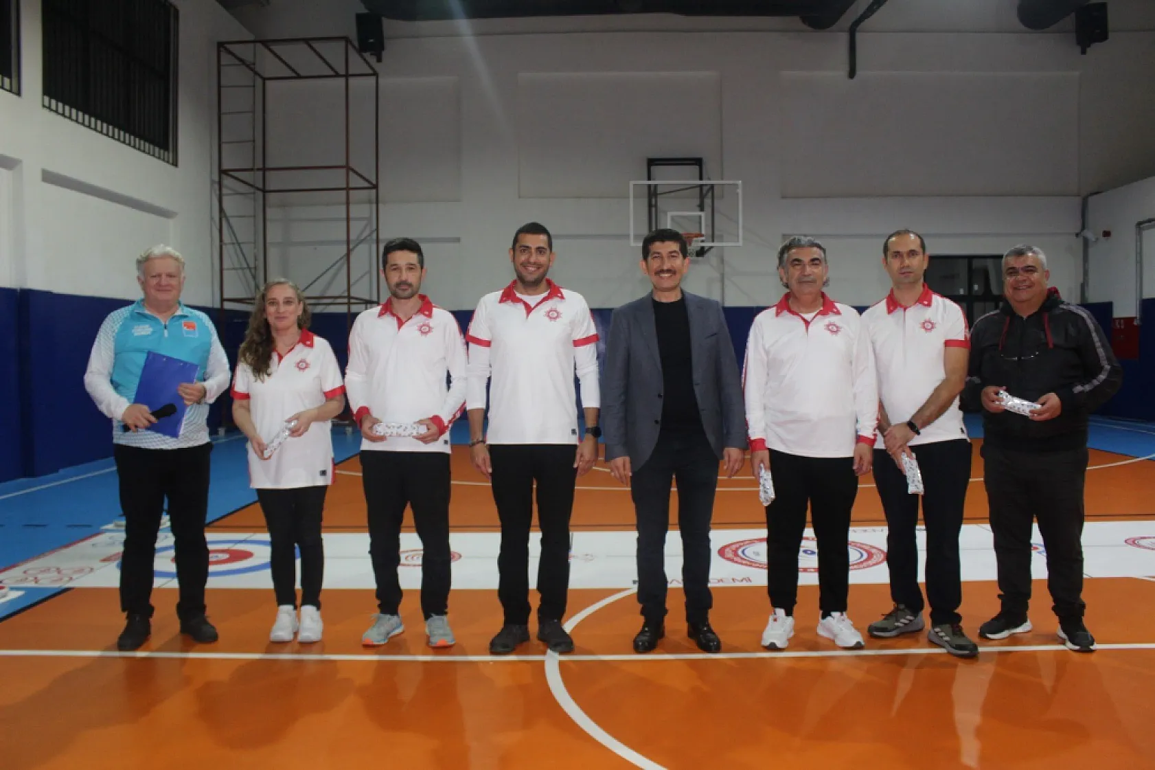 Köyceğiz'de öğretmenler Floorcurling turnuvasında yarıştı