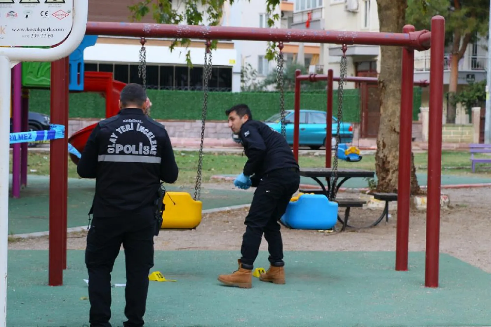 Çocuk parkında dehşet saçtılar: 2 çocuk saçma ile yaralandı