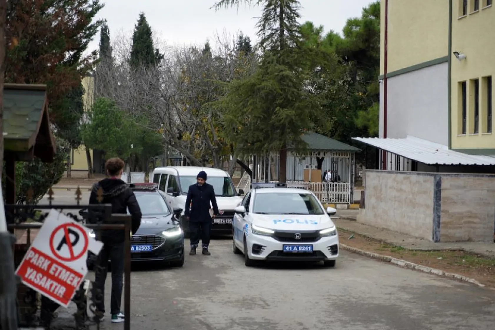 Lisede tartıştığı okul arkadaşını tornavida ile yaraladı