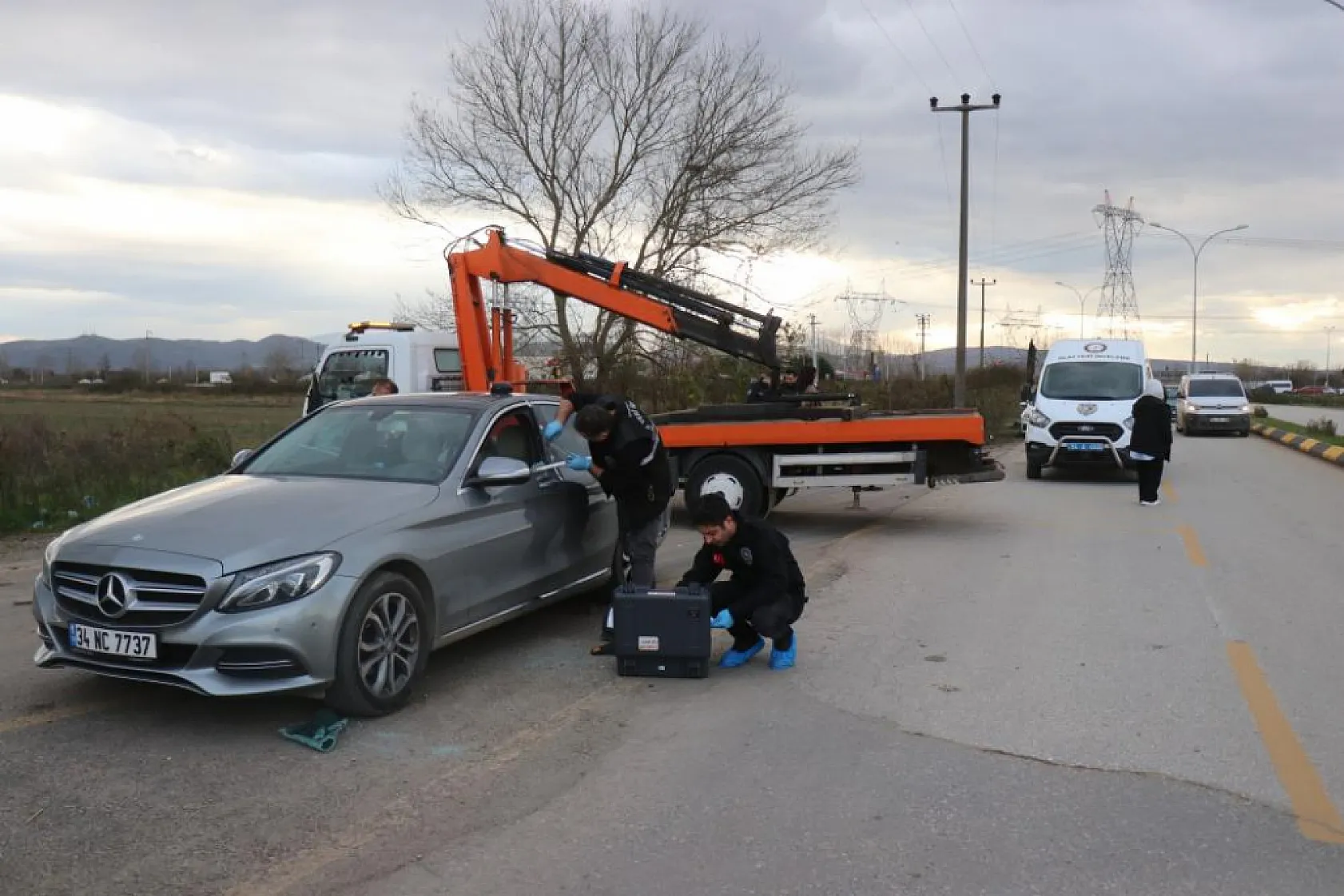 Kalp Damar Cerrahı otomobilinde başına poşet geçirilmiş halde ölü bulundu
