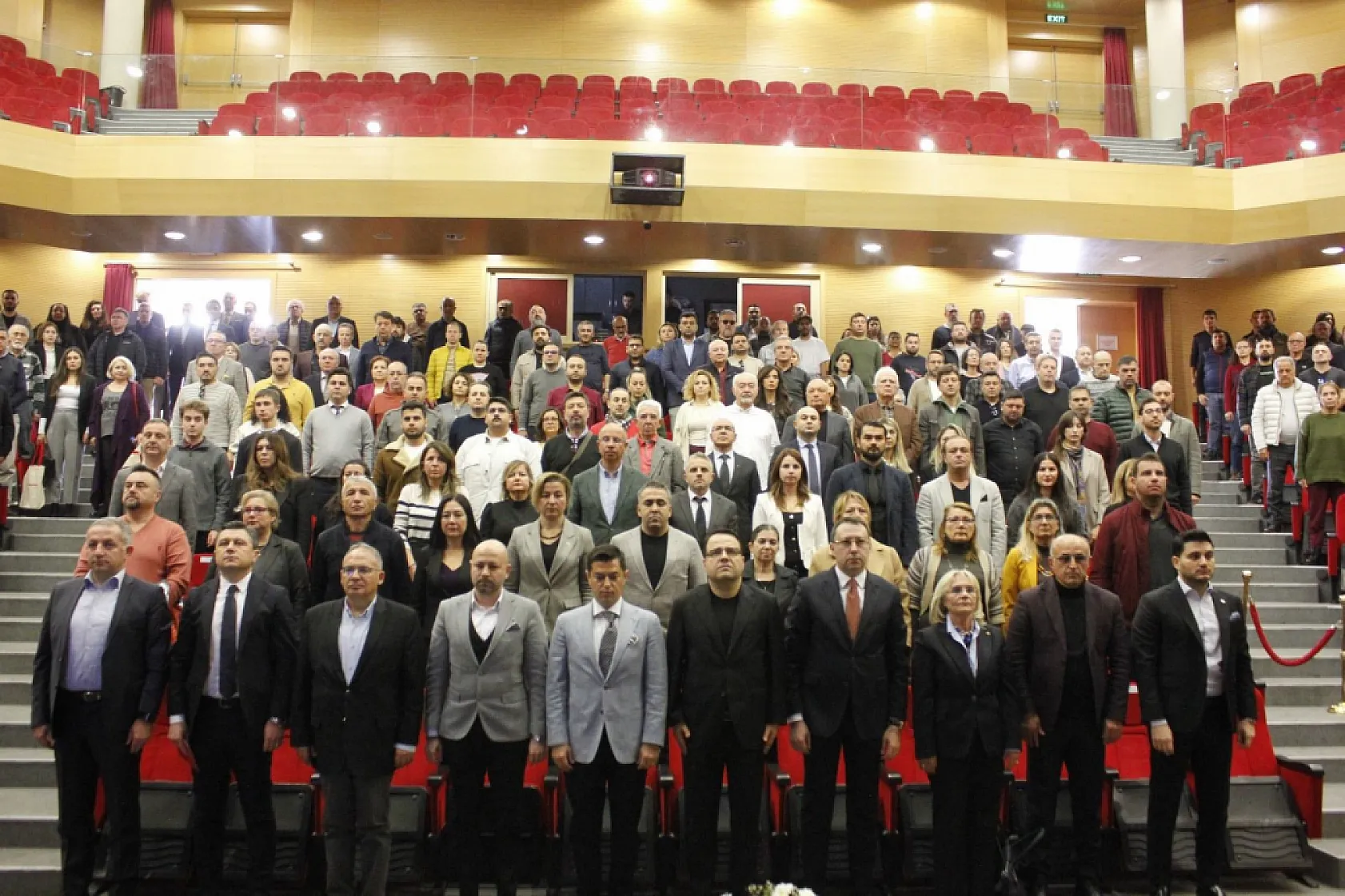 'Dünyaya Karşı Türkiye' konferansı Marmaris'te yapıldı