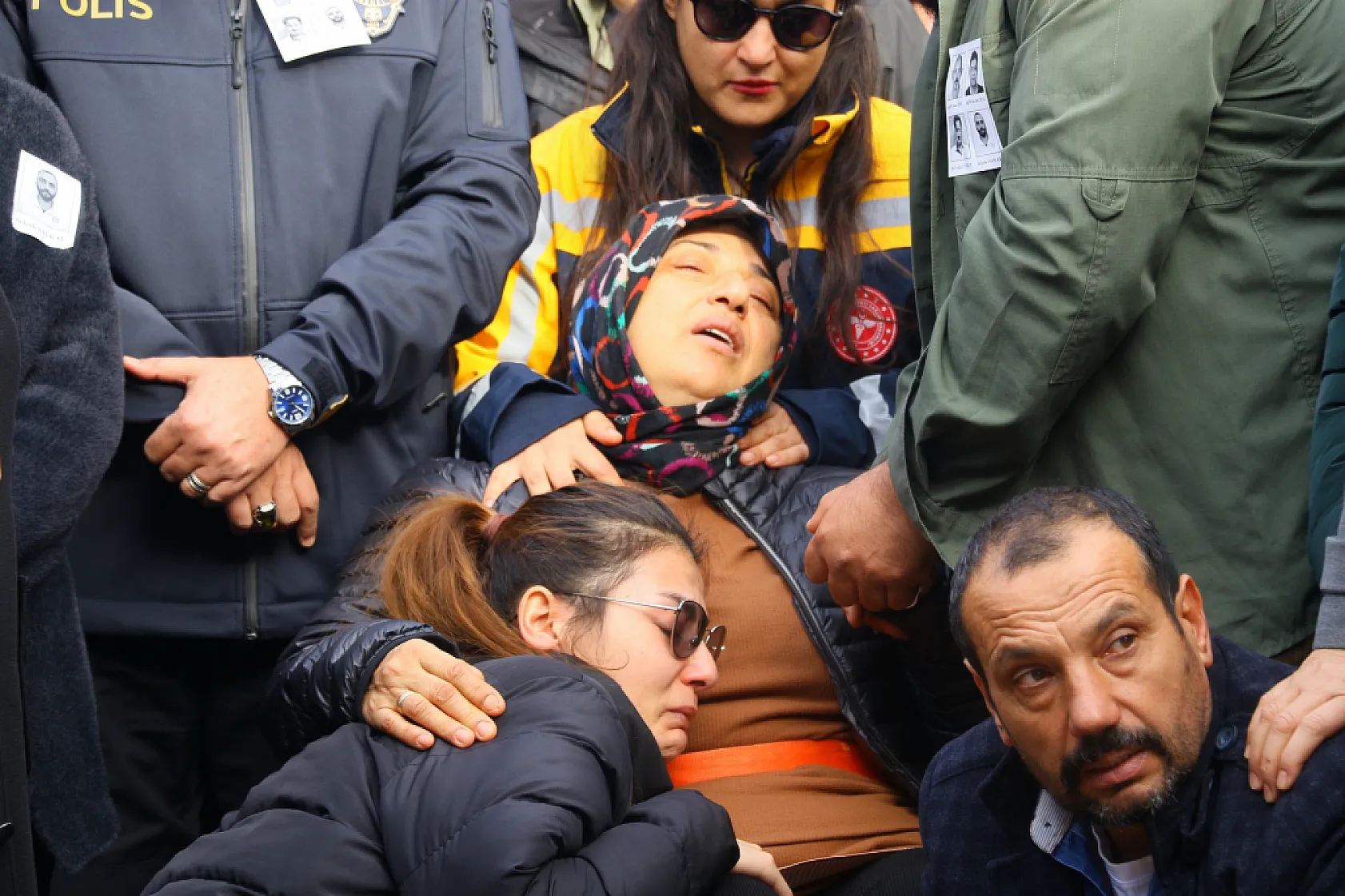 Helikopter kazasında hayatını kaybeden 3 kişi için tören düzenlendi