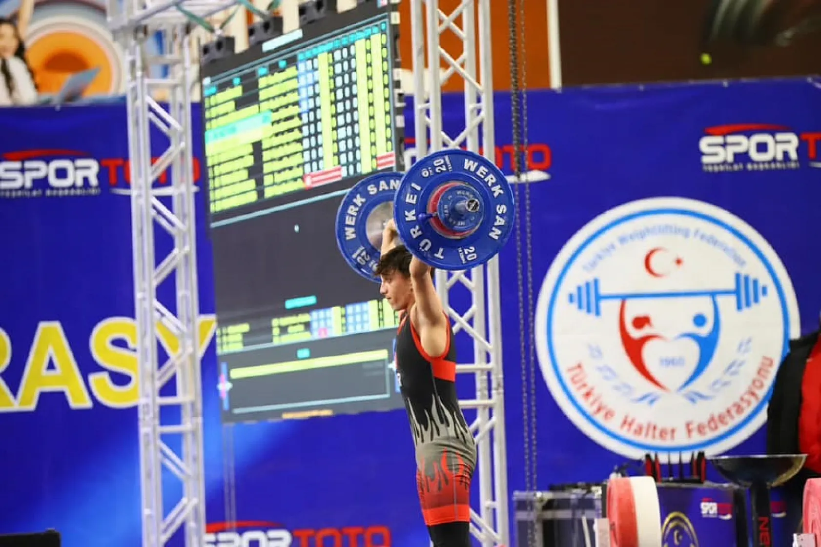 Muğla'da Halter Türkiye Birinciliği'nde nefes kesen mücadeleler