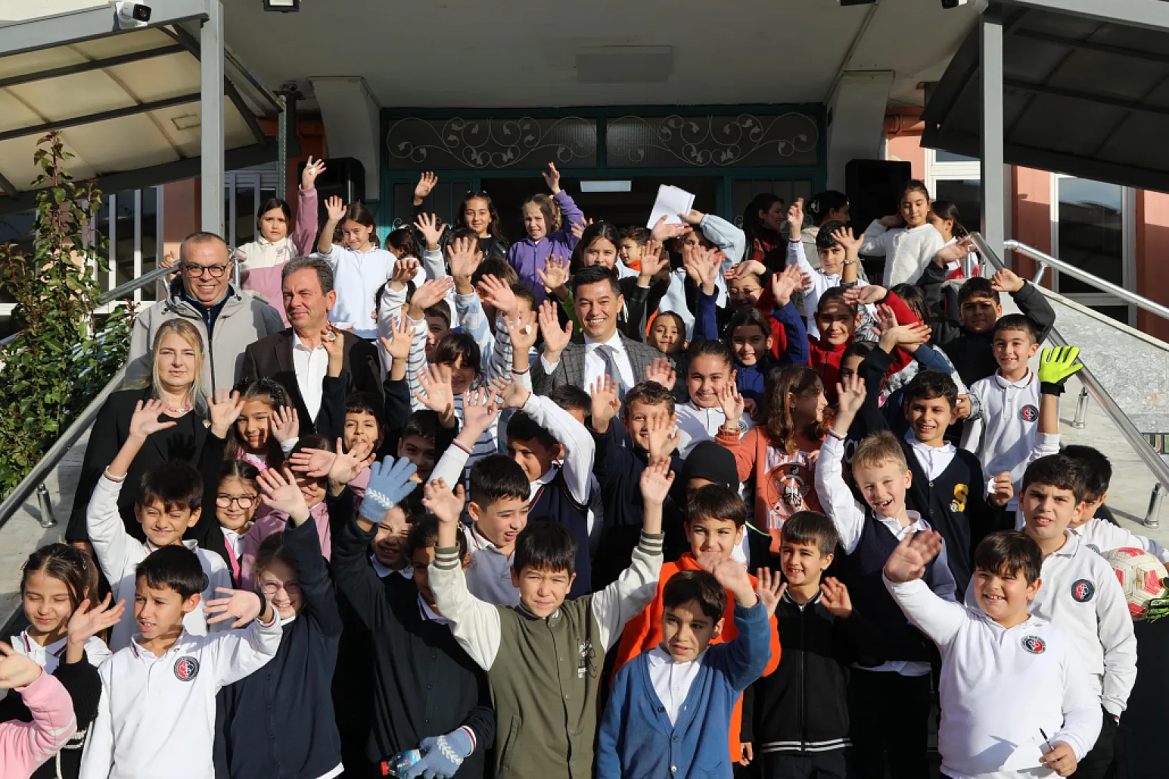 Başkan Ünlü, minik başkanı kırmadı