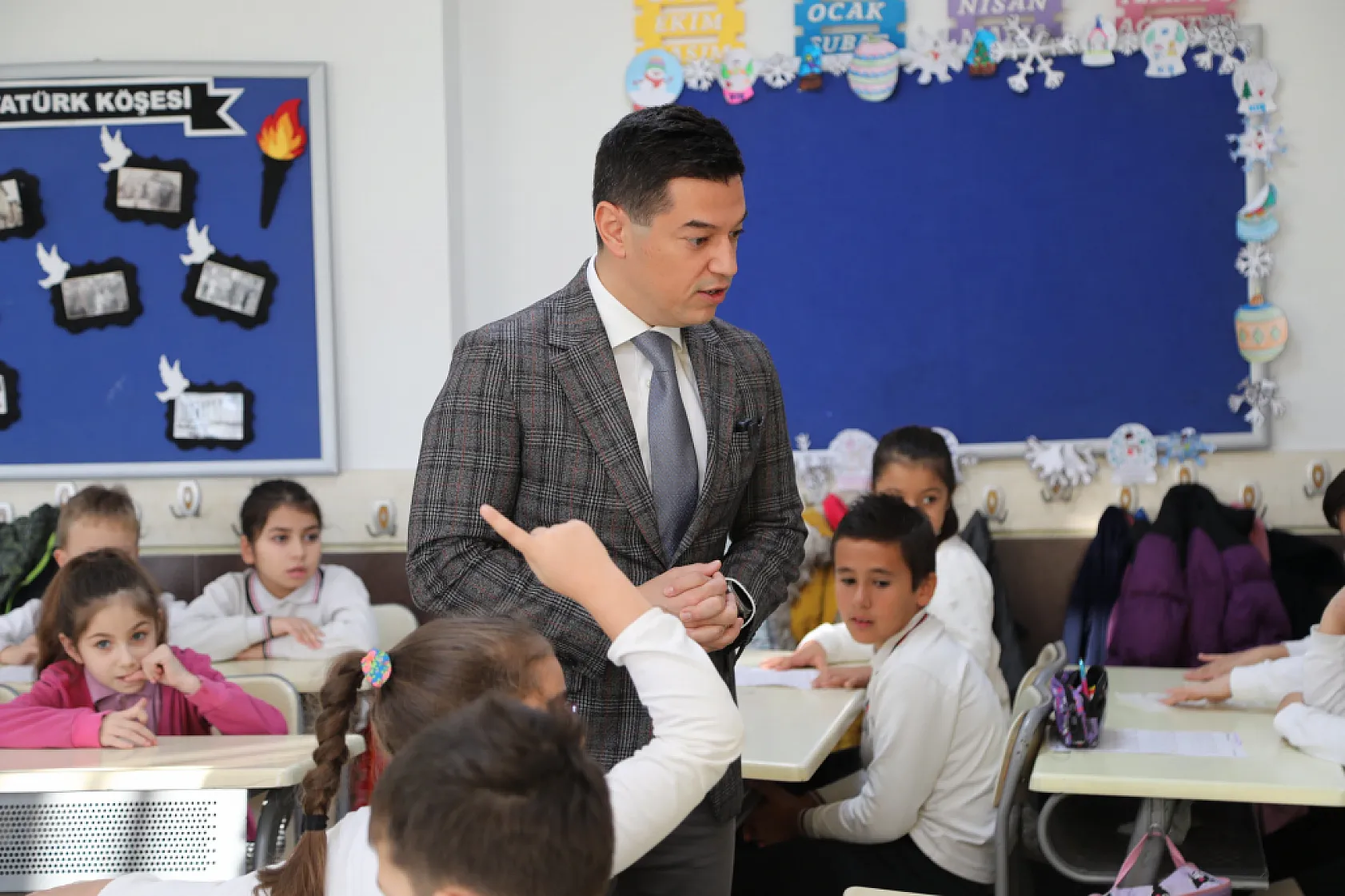 Başkan Ünlü, minik başkanı kırmadı