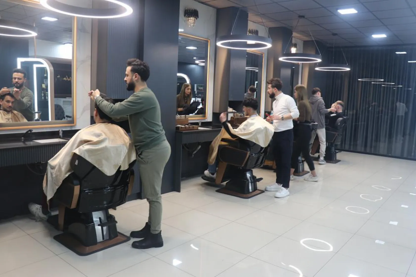 Berberlerden ilginç çıkış 'Robotların bizim sektörde hiç şansı yok'