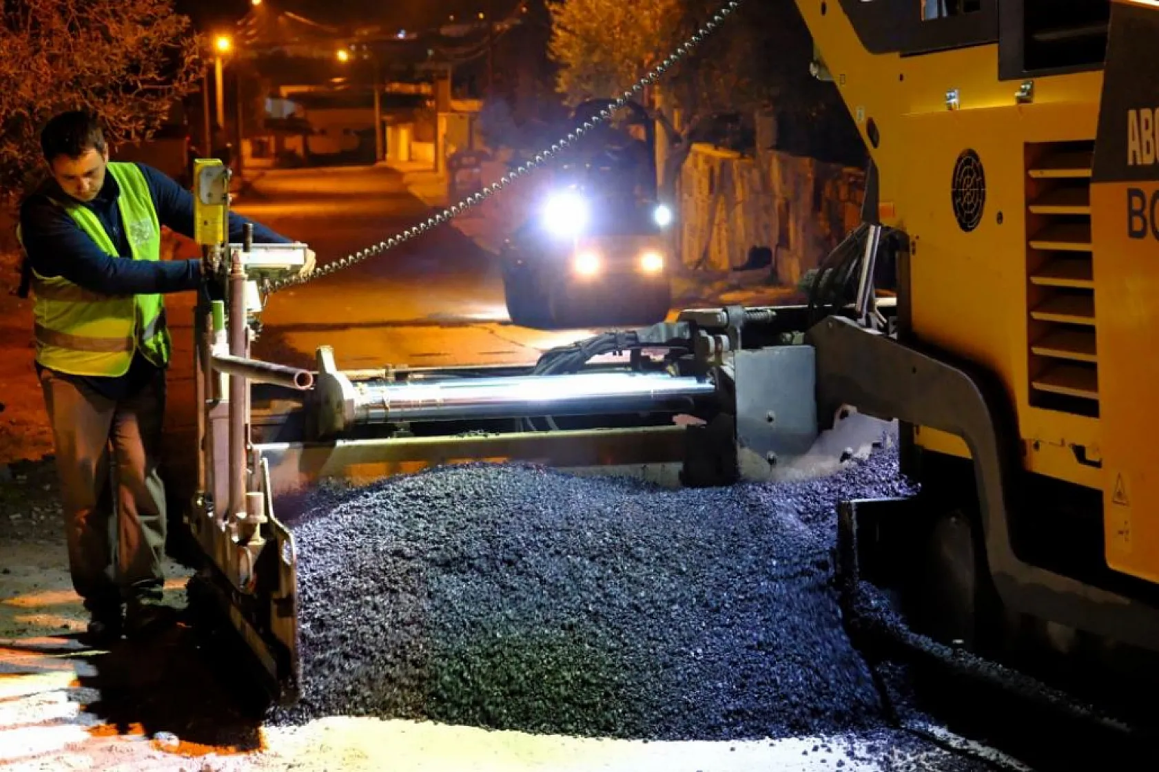 Bodrum'da asfalt çalışmaları devam ediyor