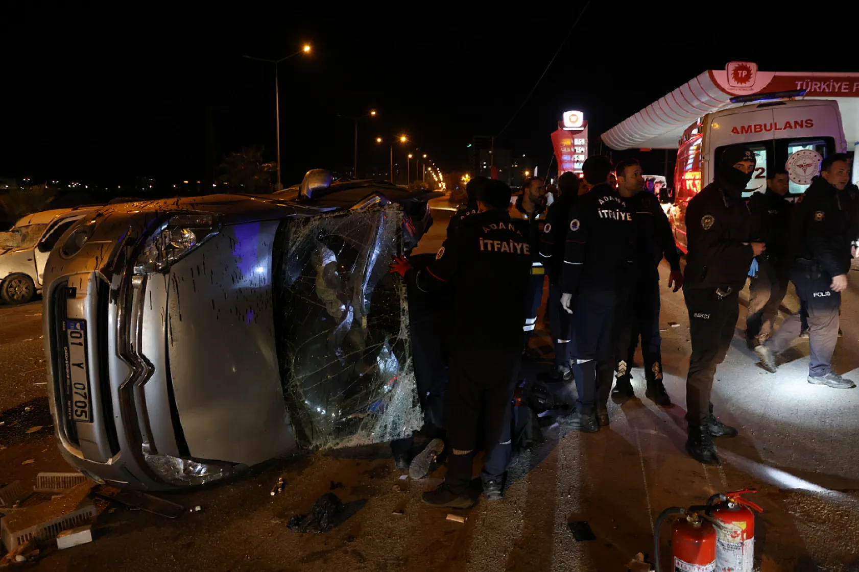Feci kaza... Ters yöne girdi, karşıdan gelen araçla çarpıştı: 1 ölü, 2 yaralı