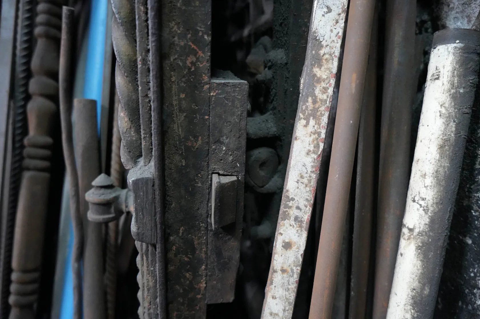 Papazlar demircideki 'Meryem Ana' figürlü tarihi kapının peşinde