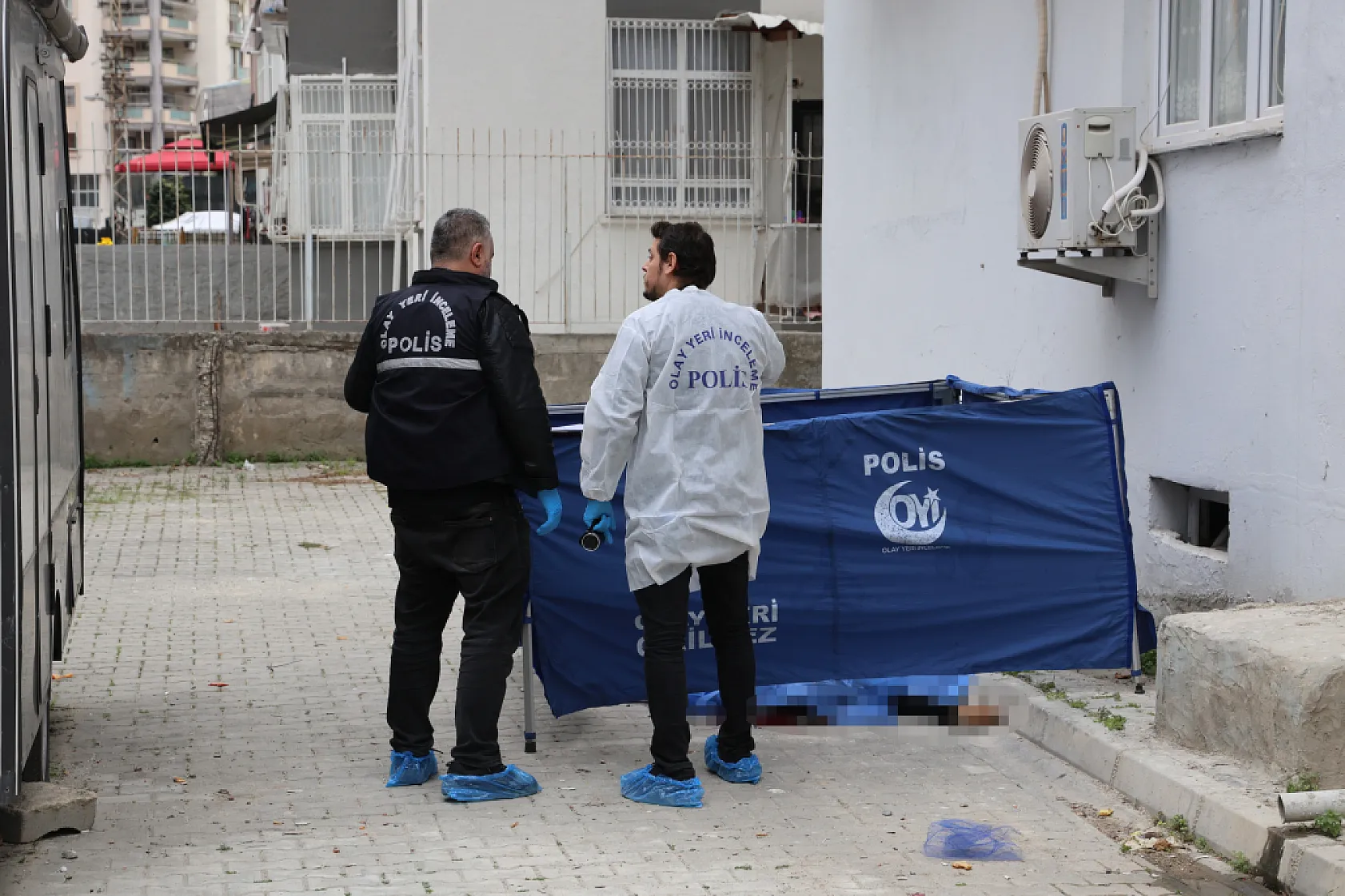 Cam silerken 13. kattan düşen kadın hayatını kaybetti