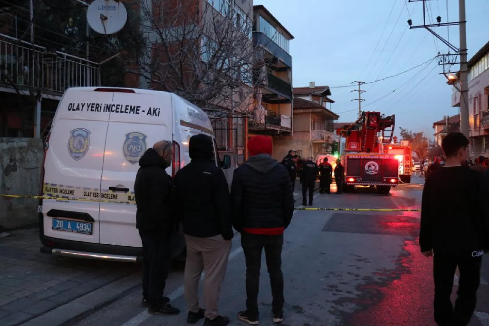 Sobadan Yangın: Anne, Bebeğini Pencereden Atarak Kurtarmaya Çalıştı, Kendisi Yanarak Can Verdi